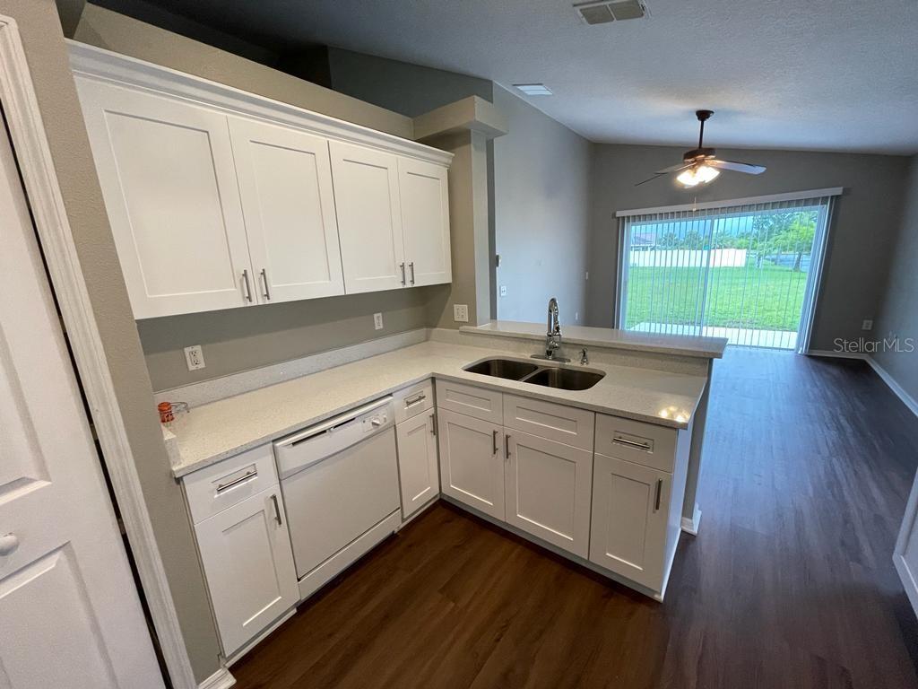 Image 7 of 14 For 4055 Sunny Day Way