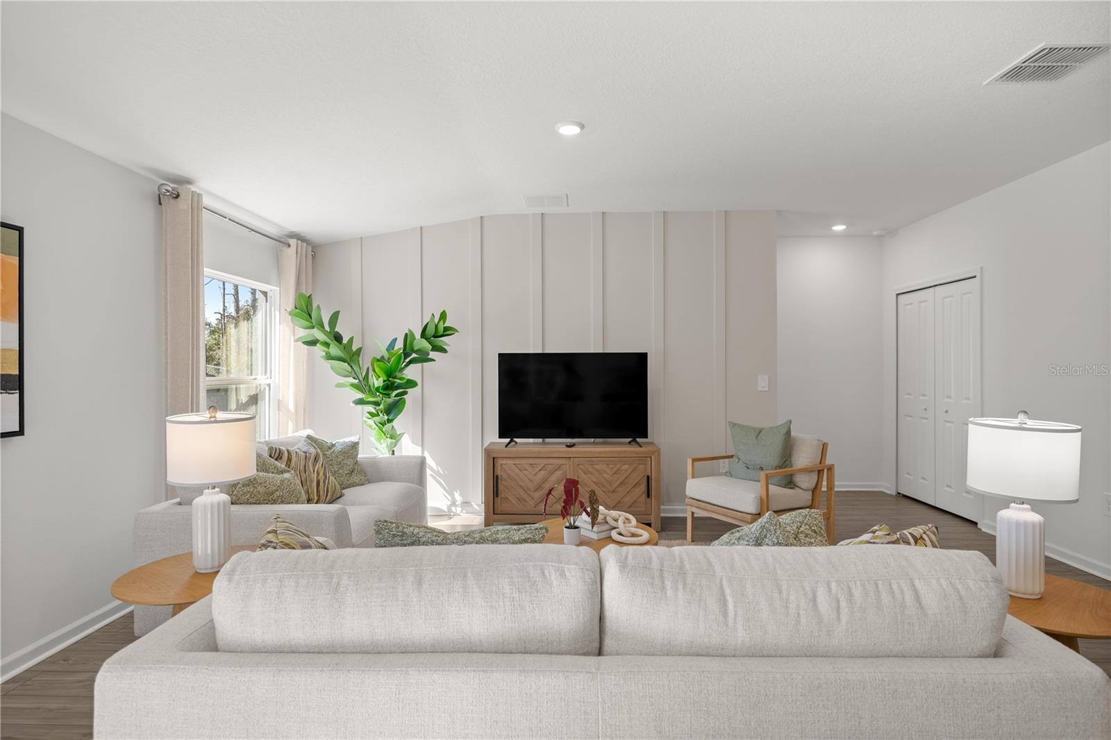 Image 10 of 17 For 1489 48th Terrace