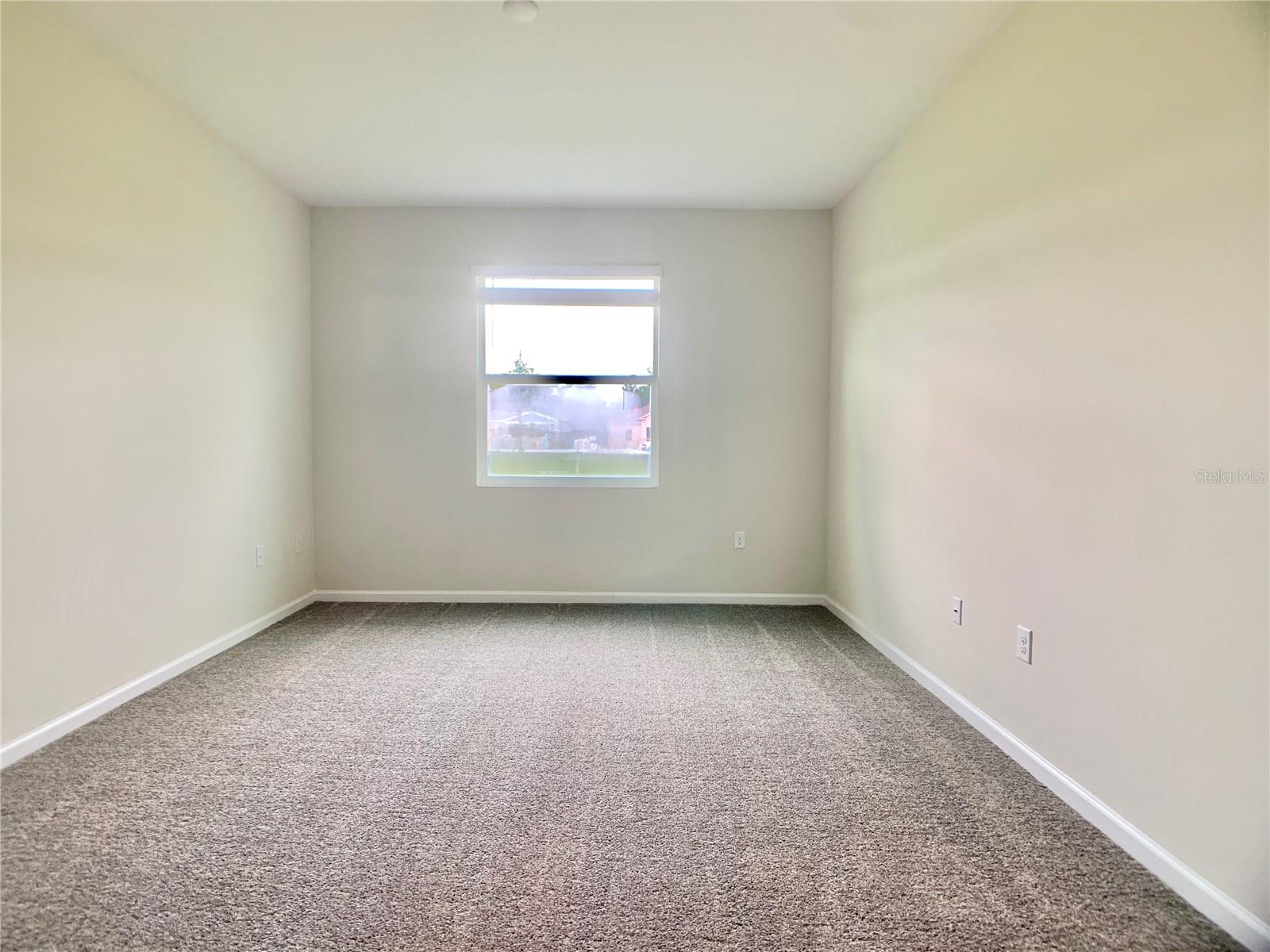 Image 12 of 20 For 16440 Champlain Street