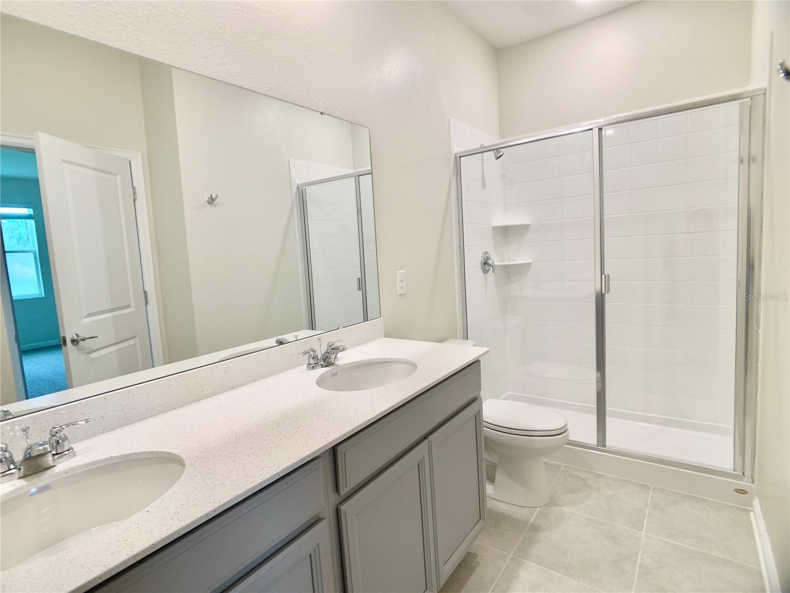 Image 14 of 20 For 16440 Champlain Street