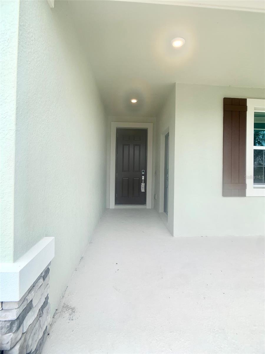 Image 19 of 20 For 16440 Champlain Street