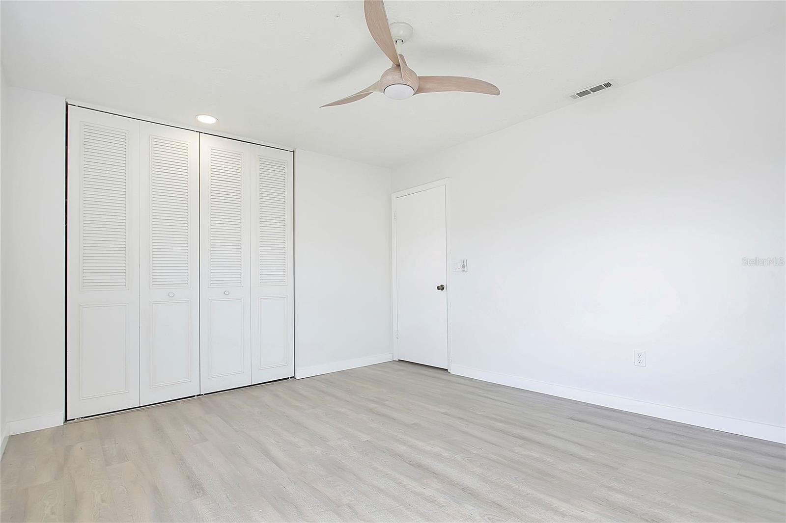 Image 11 of 26 For 5407 Hansel Avenue G12