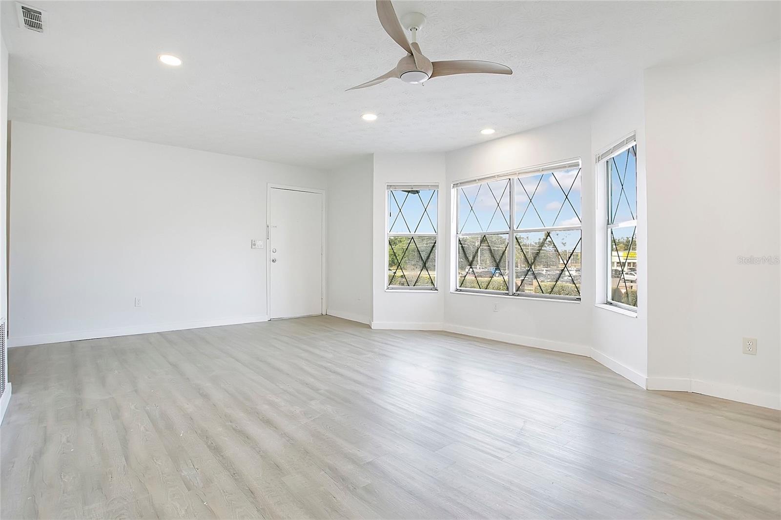 Image 4 of 26 For 5407 Hansel Avenue G12