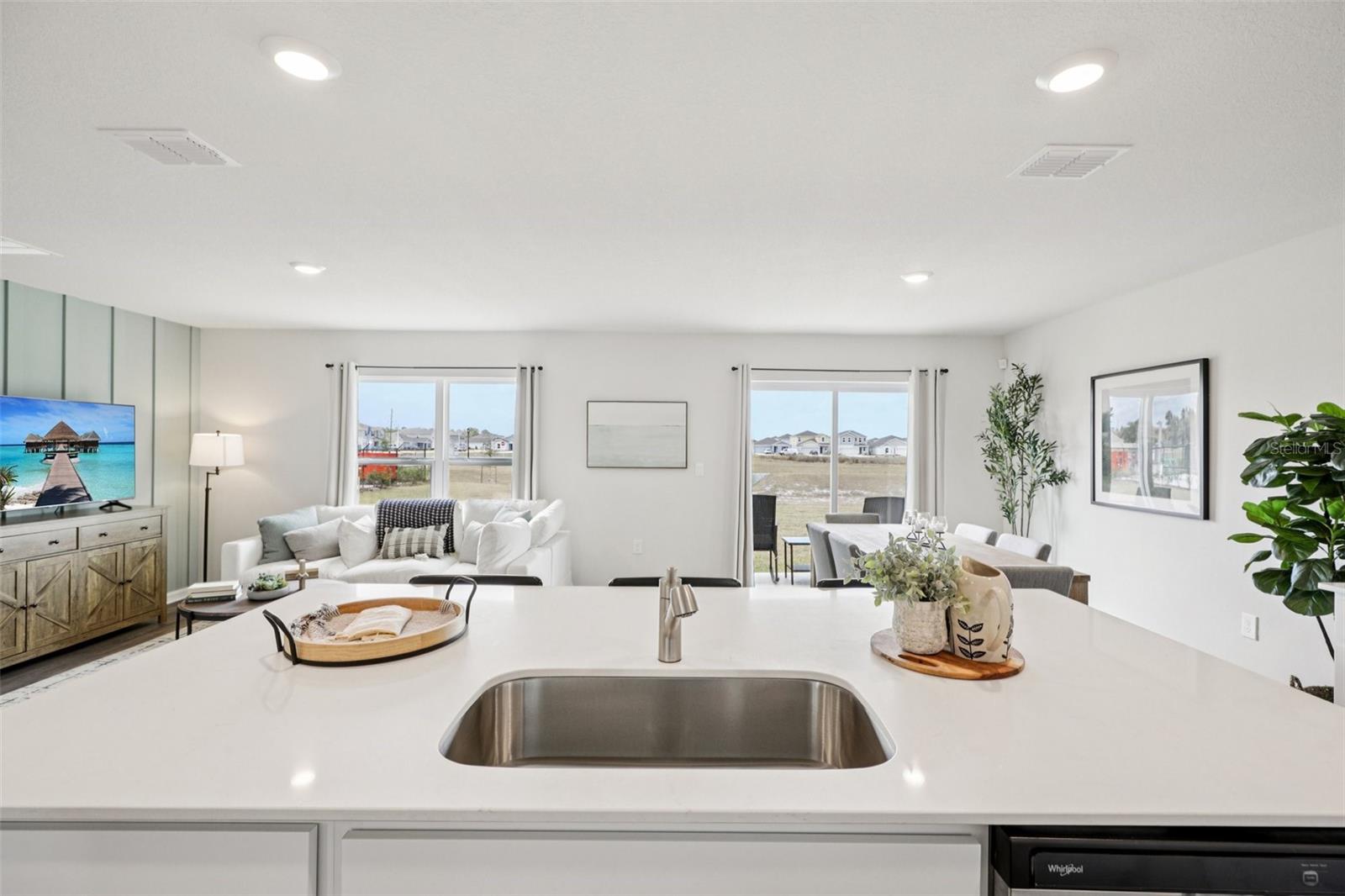 Image 18 of 35 For 734 Greenway Boulevard