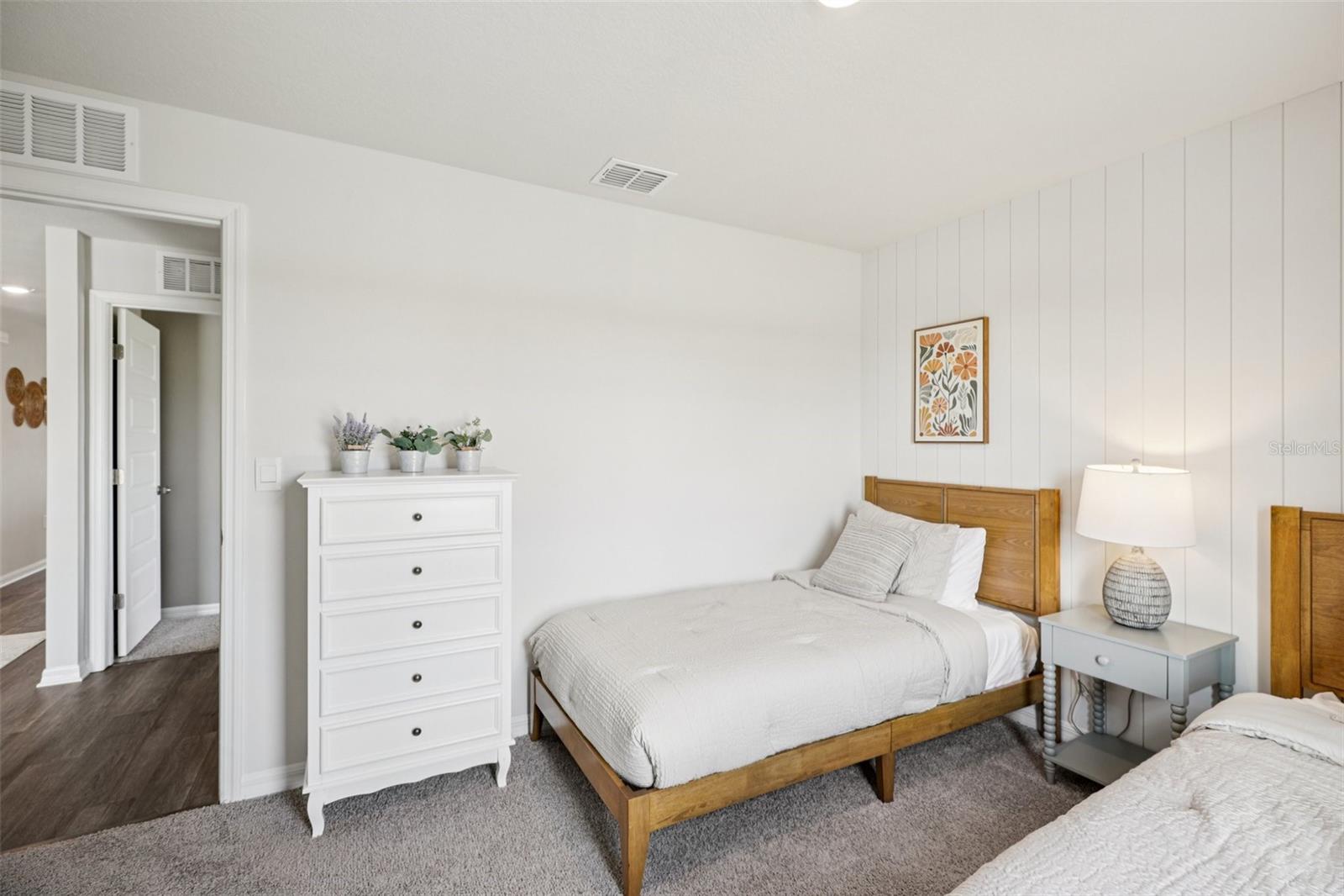 Image 22 of 35 For 734 Greenway Boulevard