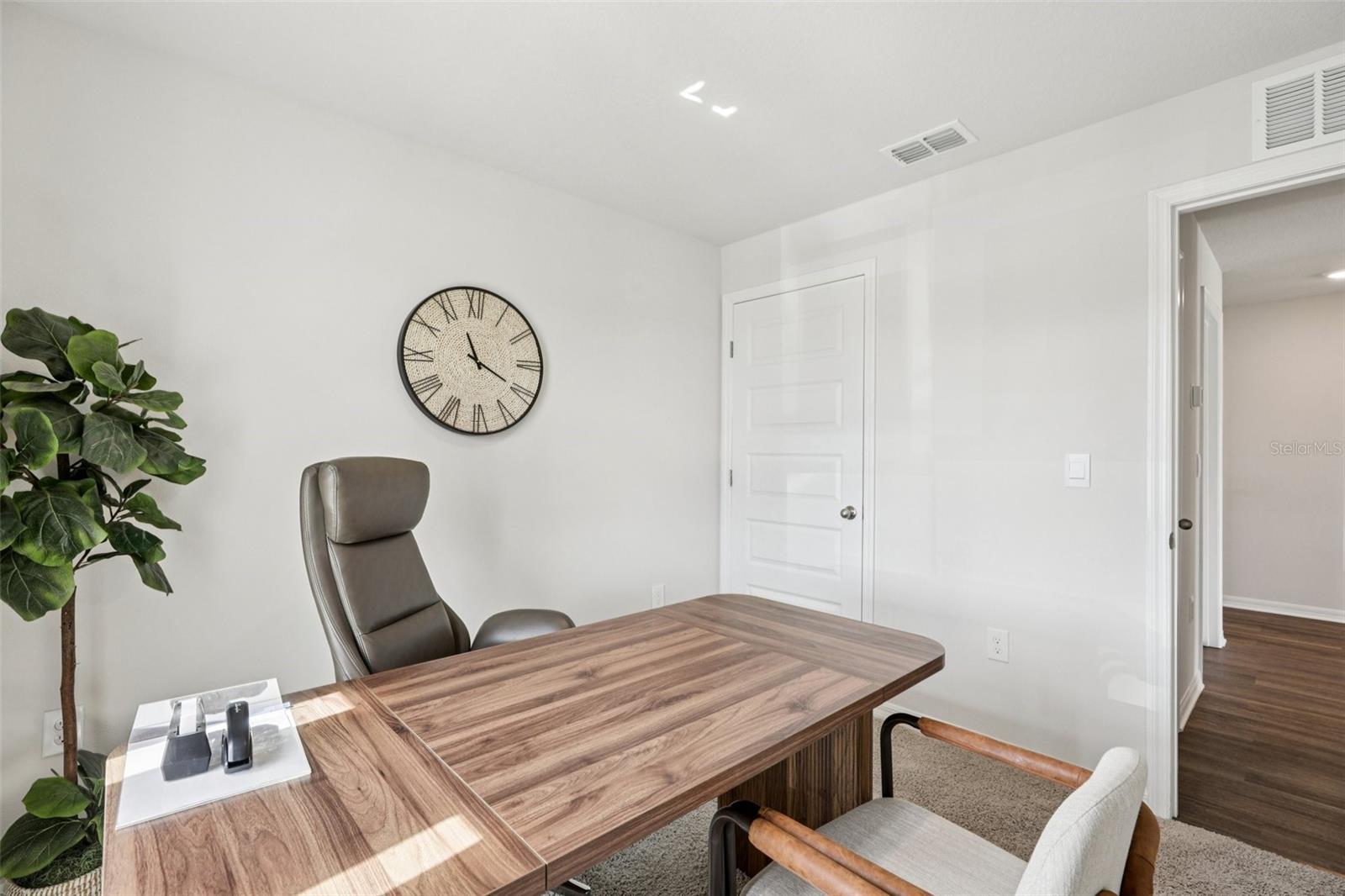 Image 27 of 35 For 734 Greenway Boulevard