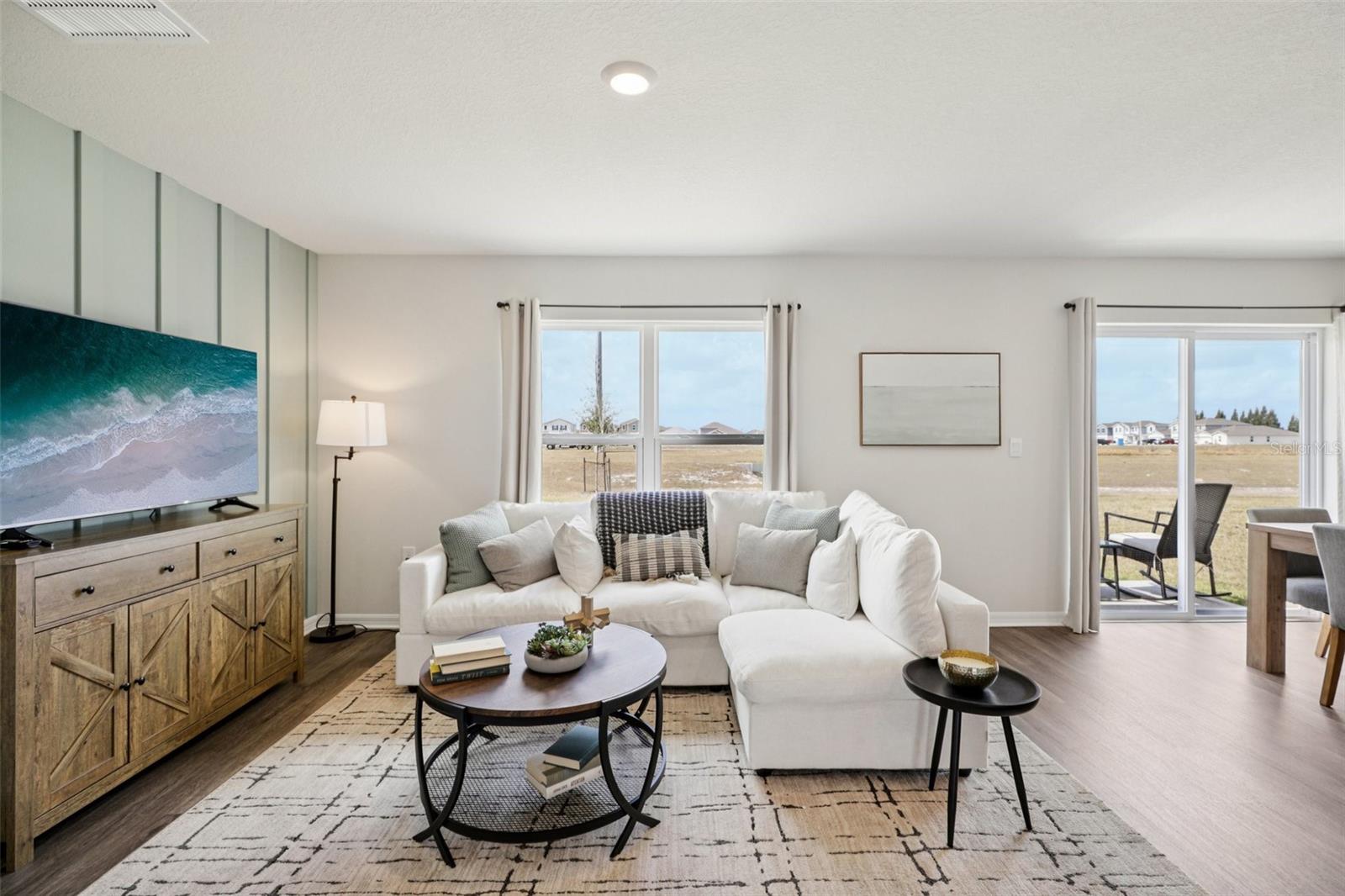 Image 5 of 35 For 734 Greenway Boulevard