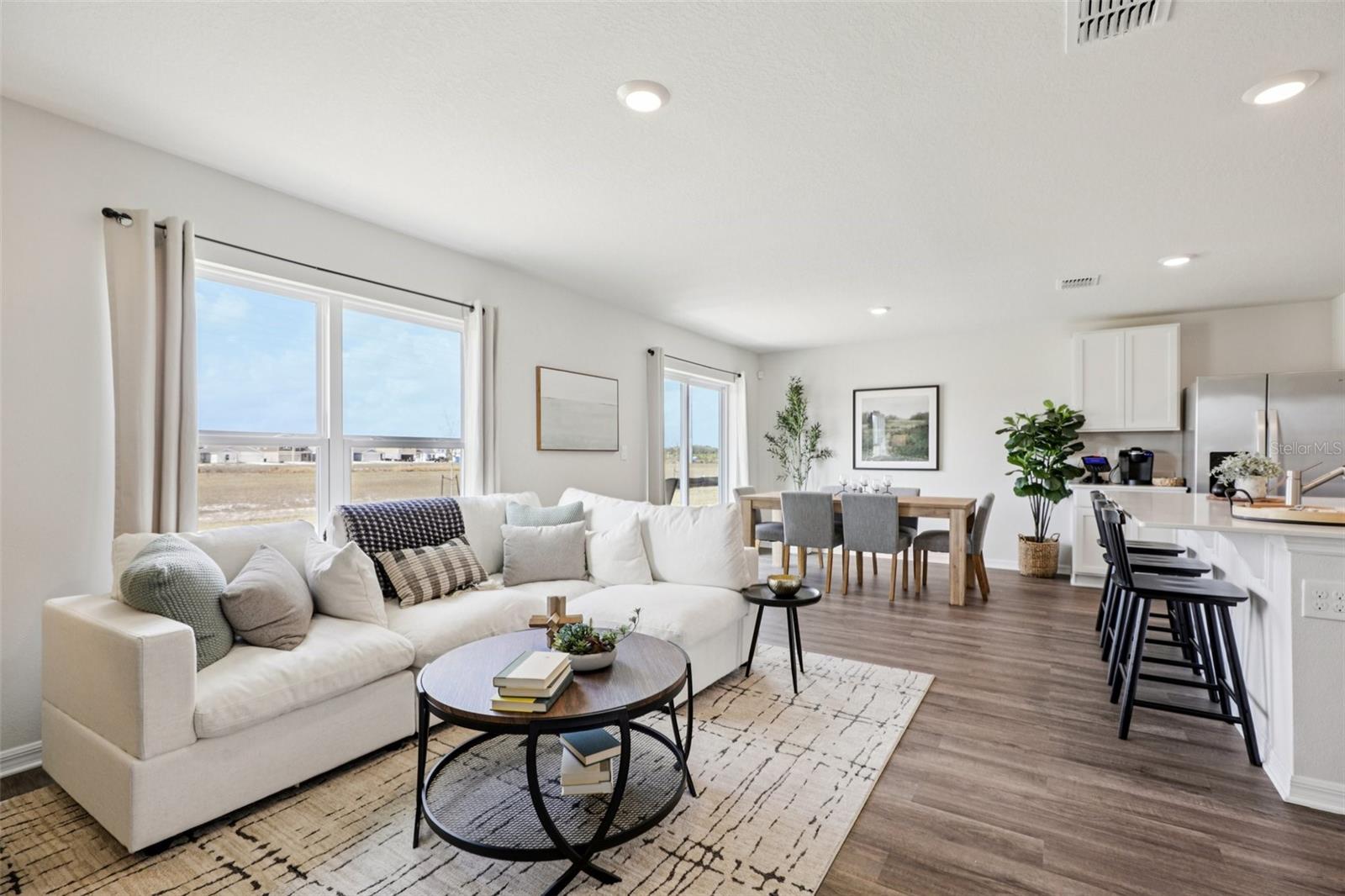 Image 6 of 35 For 734 Greenway Boulevard