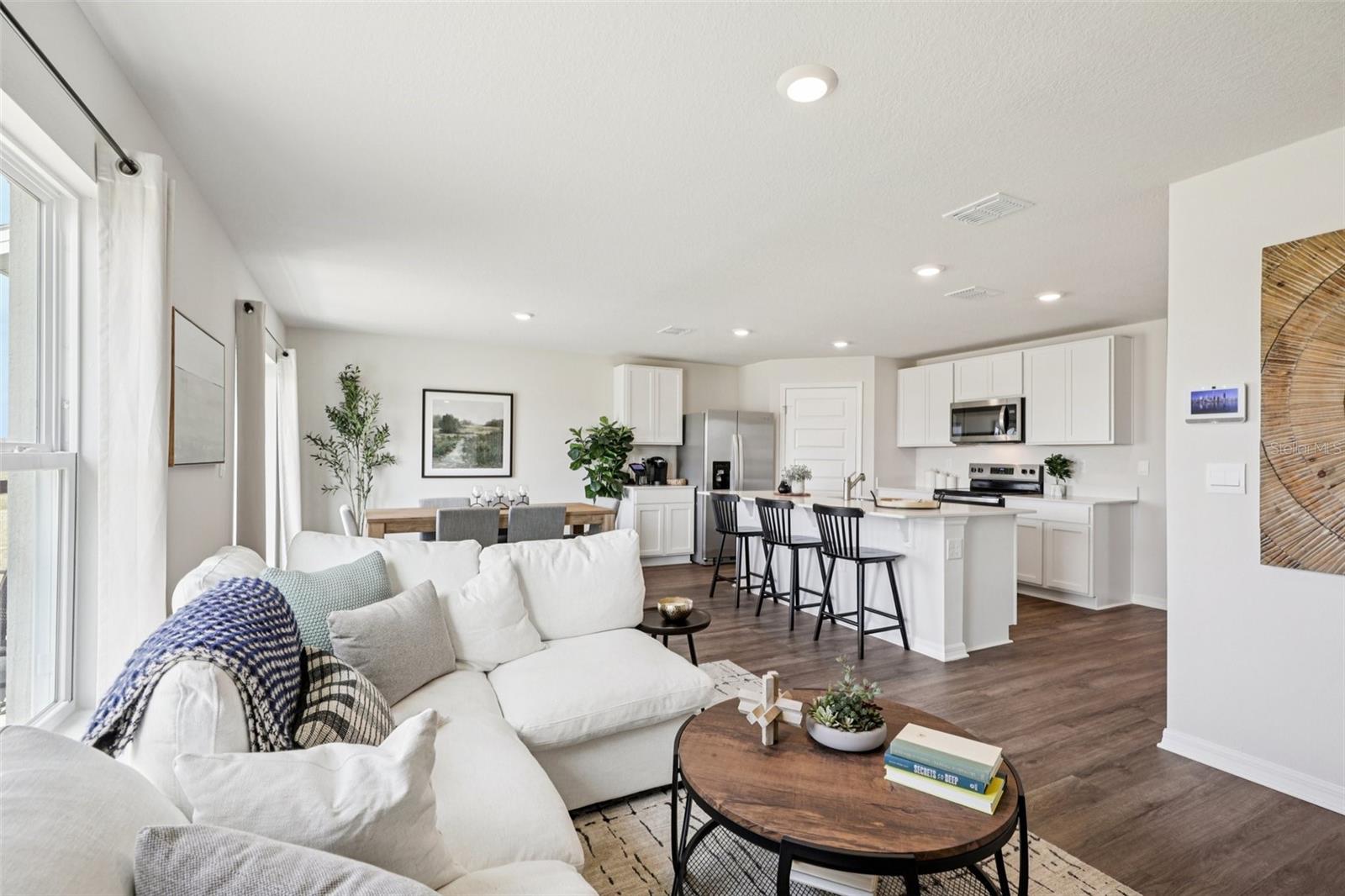 Image 7 of 35 For 734 Greenway Boulevard