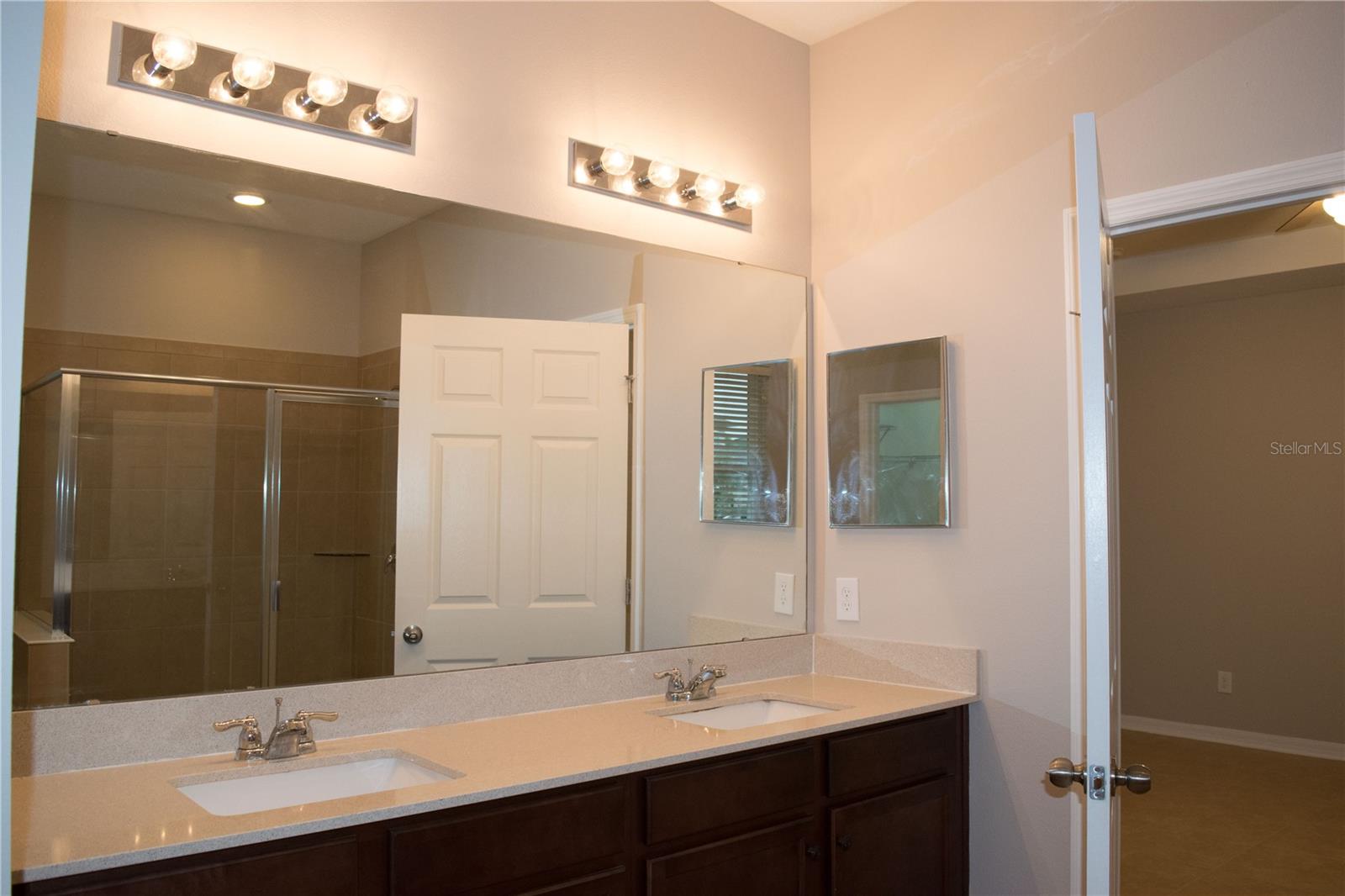 Image 15 of 21 For 8112 Summerlake Groves Street