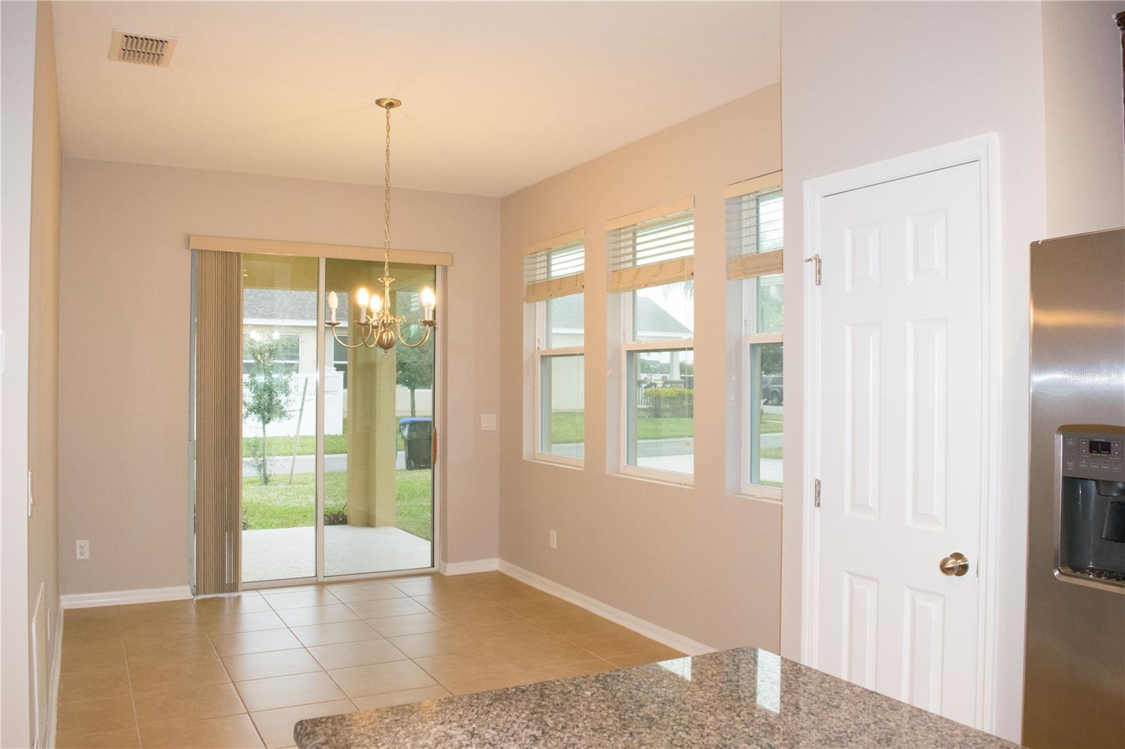 Image 3 of 21 For 8112 Summerlake Groves Street