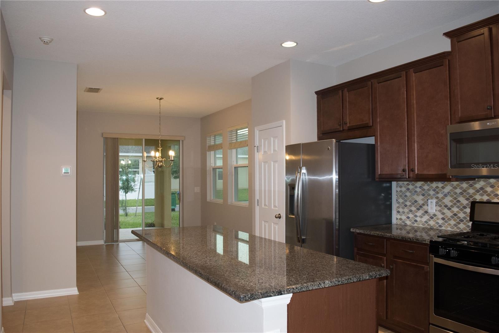 Image 6 of 21 For 8112 Summerlake Groves Street