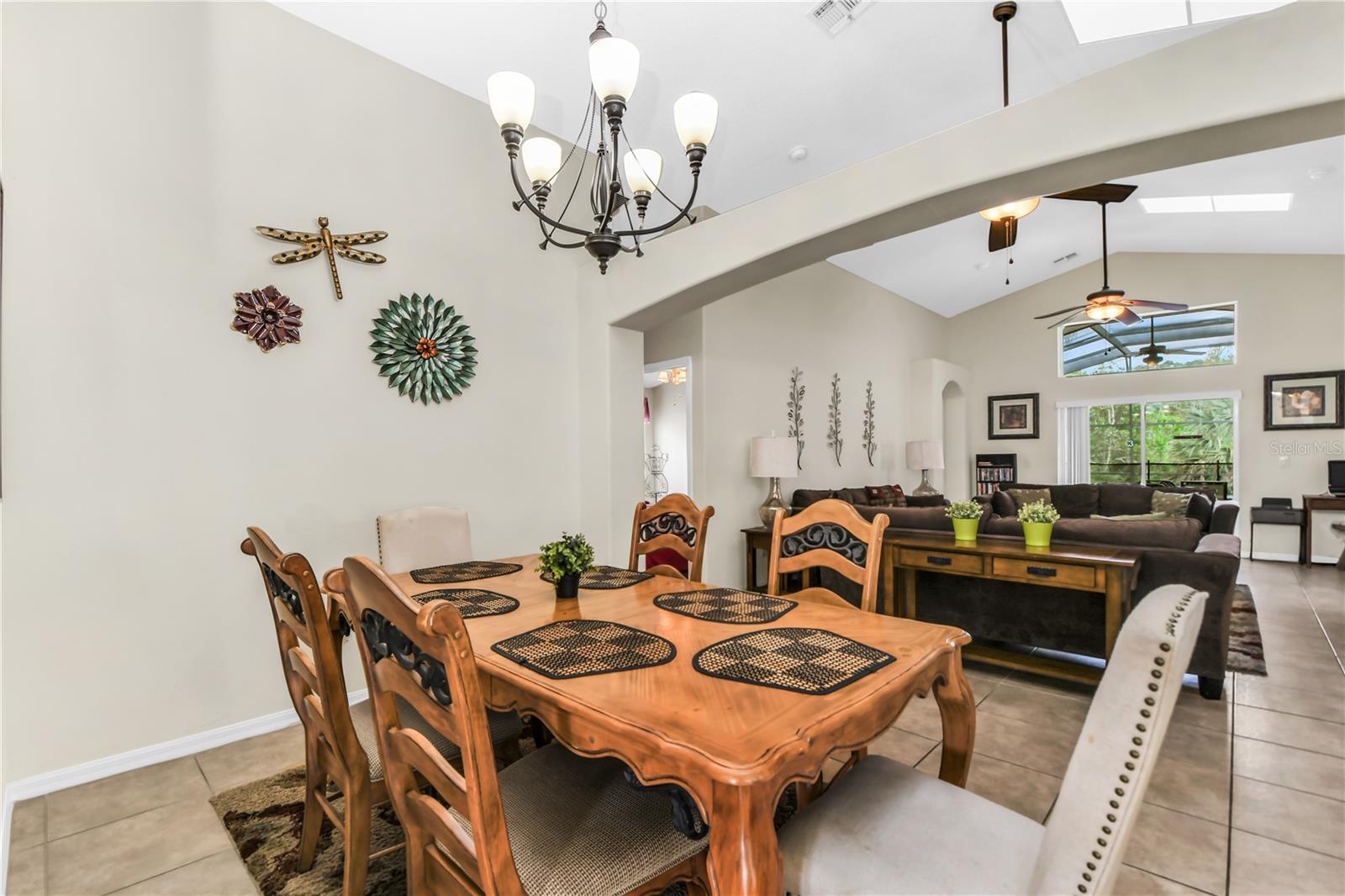 Image 15 of 44 For 2551 Oneida Loop