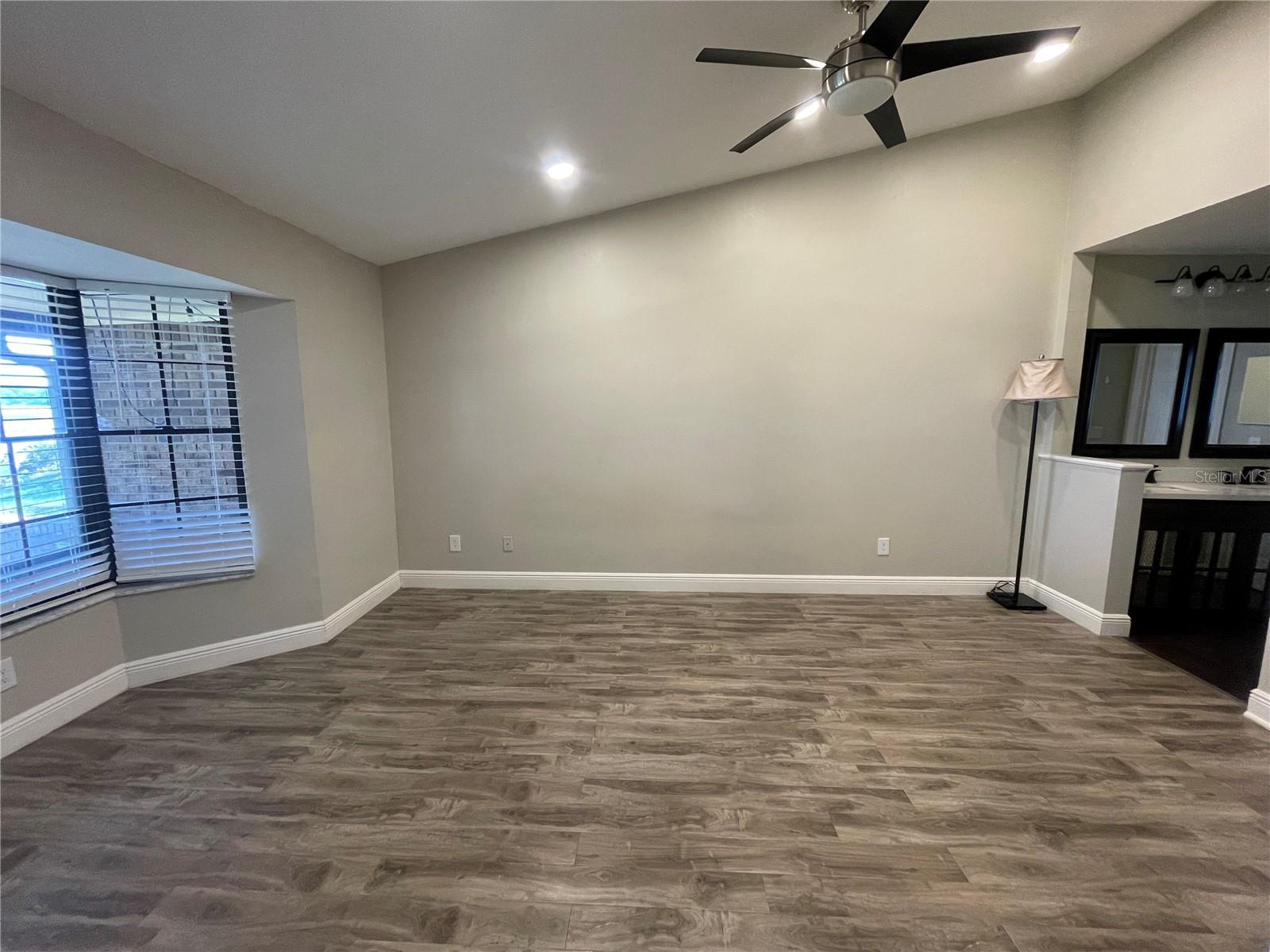 Image 13 of 30 For 7652 Spring Bay Cove 3