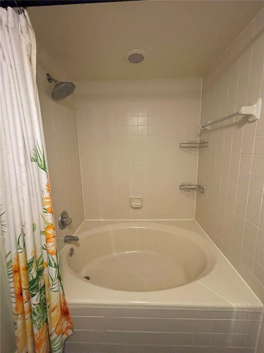 Image 17 of 30 For 7652 Spring Bay Cove 3