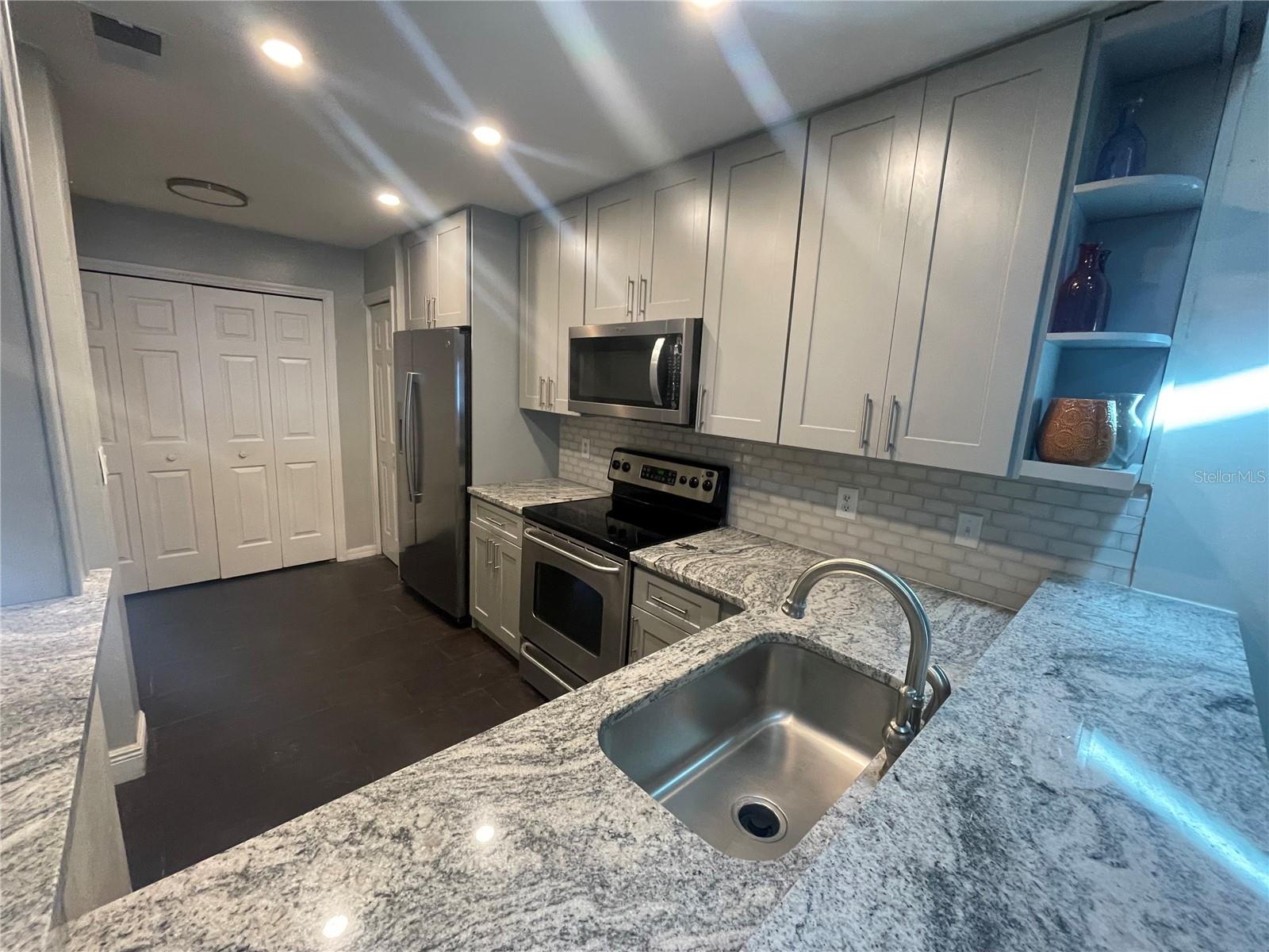 Image 7 of 30 For 7652 Spring Bay Cove 3