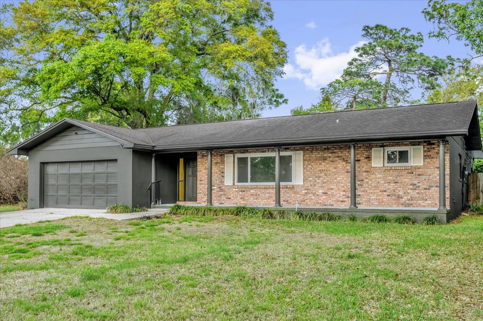 Image 2 of 39 For 2 Hudson Cove