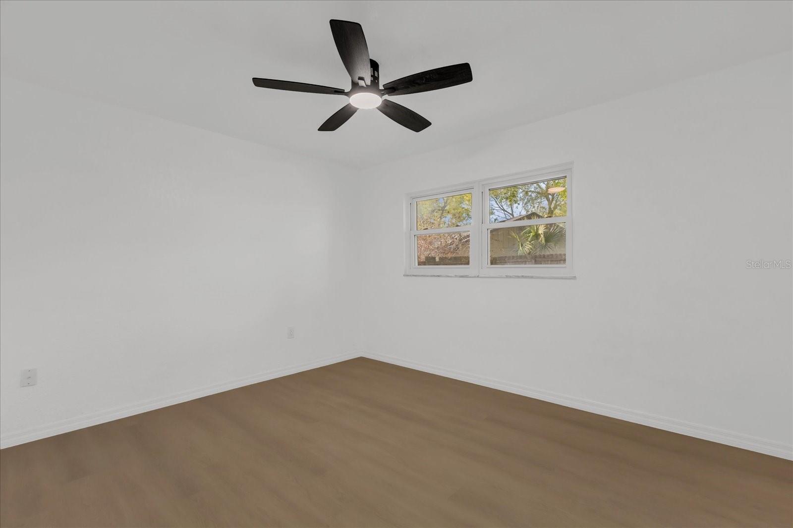 Image 20 of 39 For 2 Hudson Cove