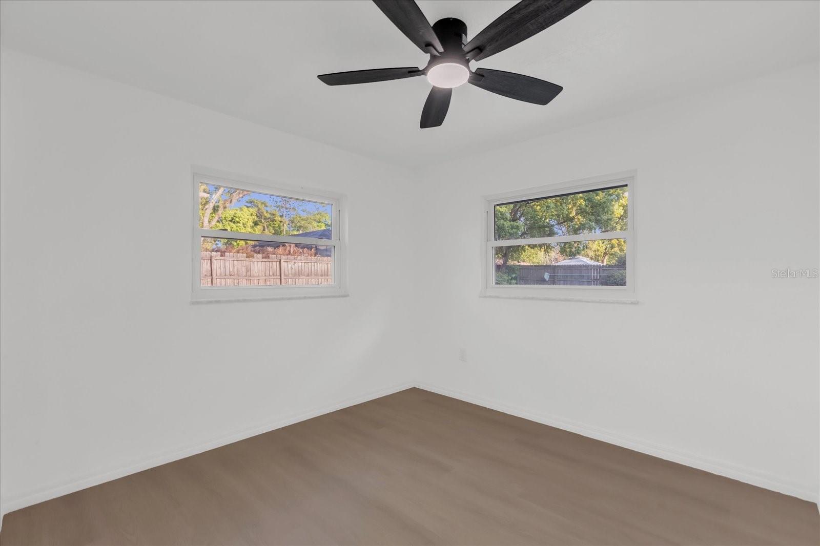 Image 24 of 39 For 2 Hudson Cove