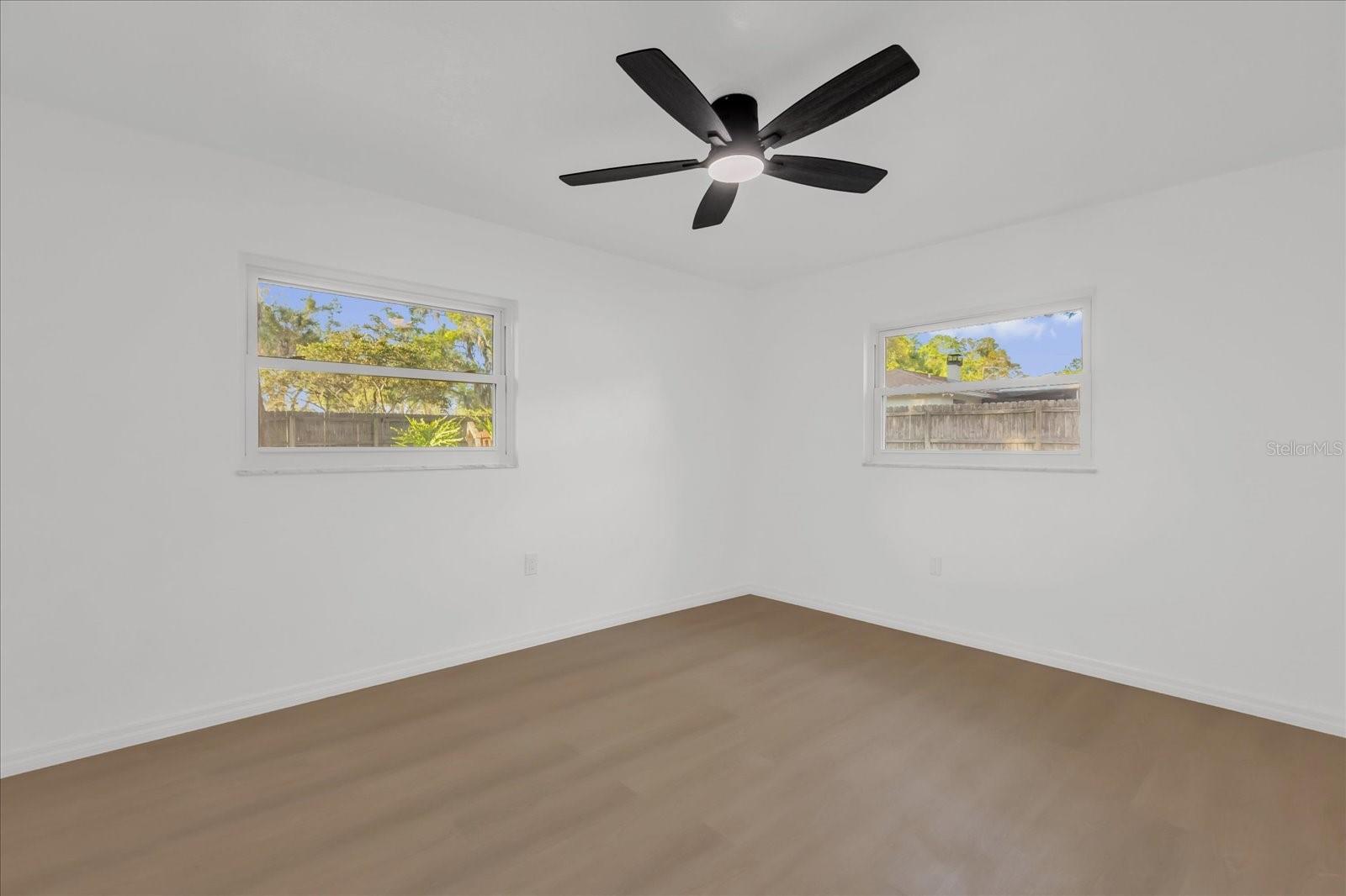 Image 26 of 39 For 2 Hudson Cove