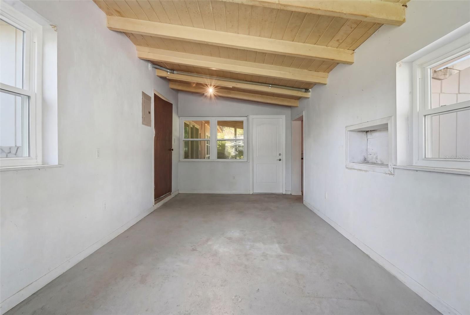 Image 16 of 20 For 530 Stone Island Road