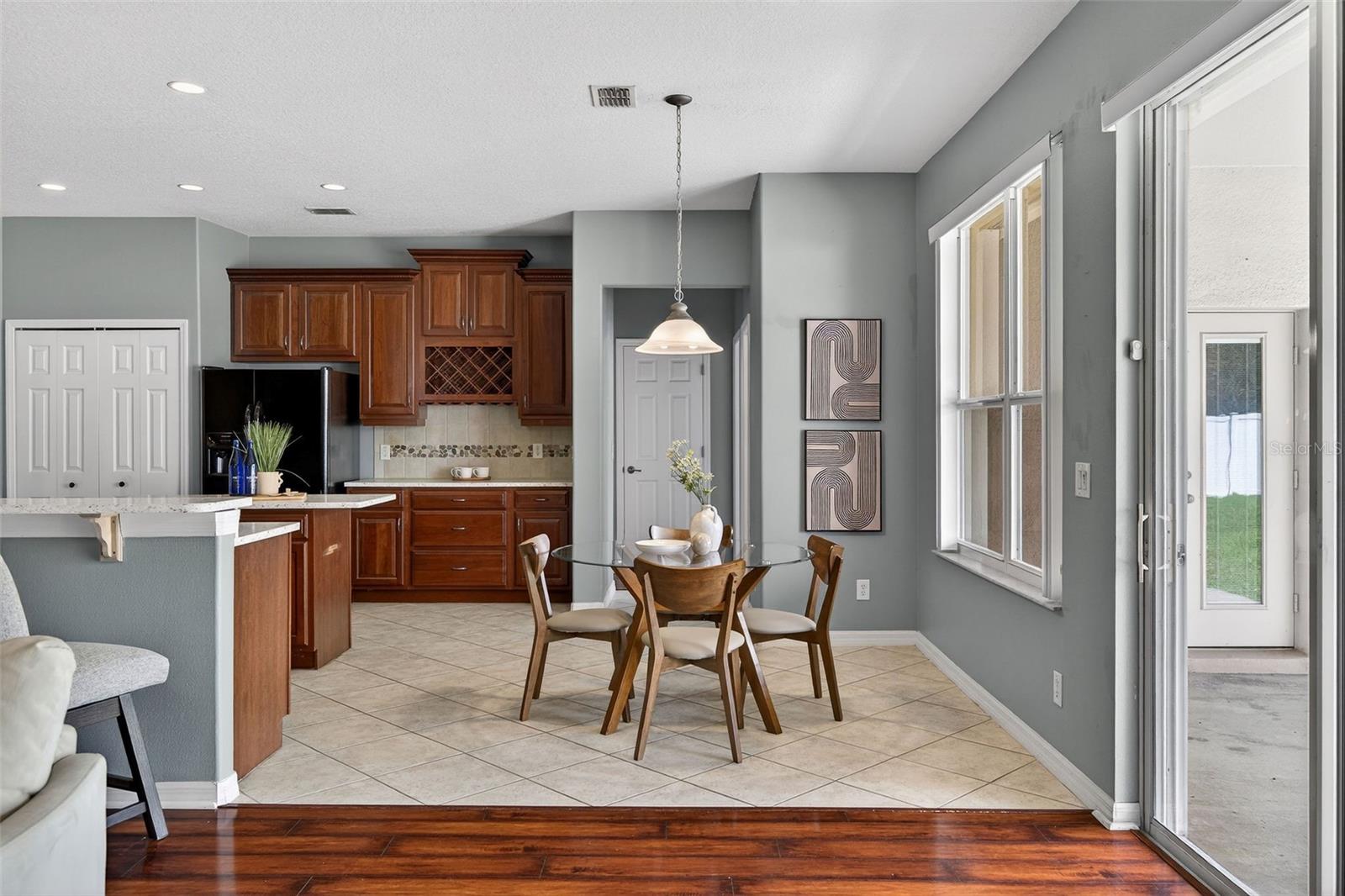 Image 11 of 38 For 1605 Polk Way