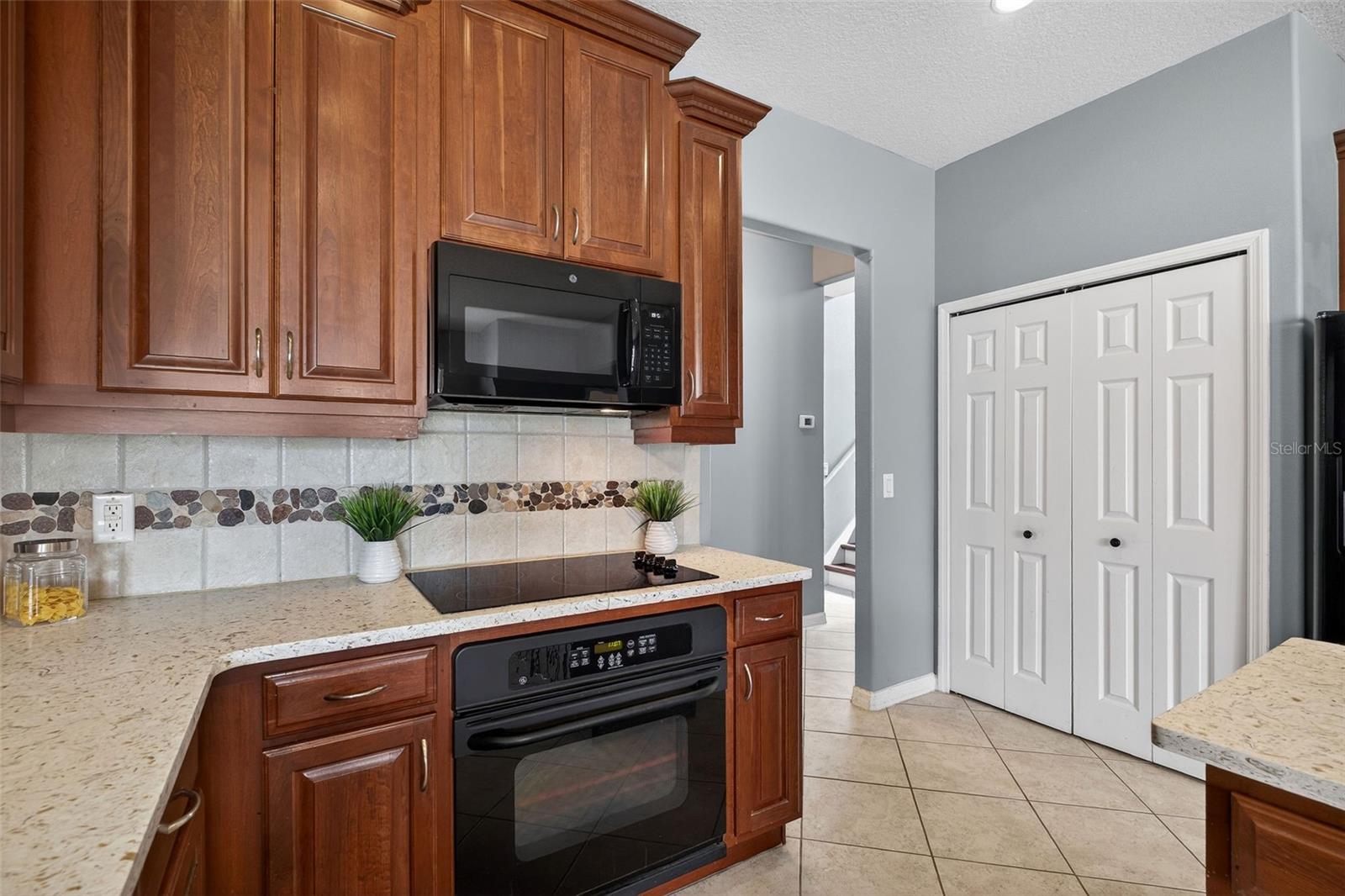 Image 14 of 38 For 1605 Polk Way