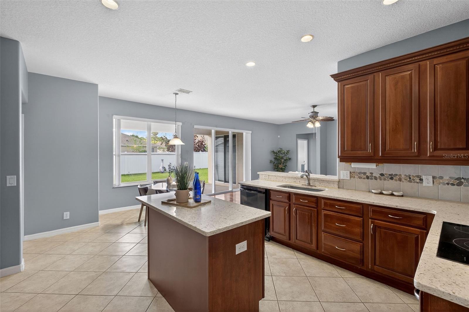 Image 15 of 38 For 1605 Polk Way