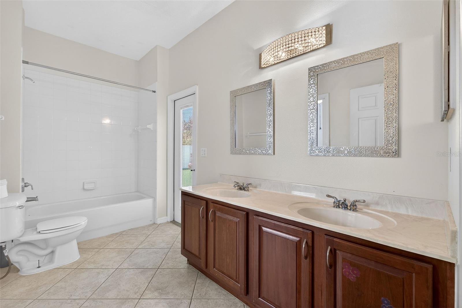 Image 26 of 38 For 1605 Polk Way