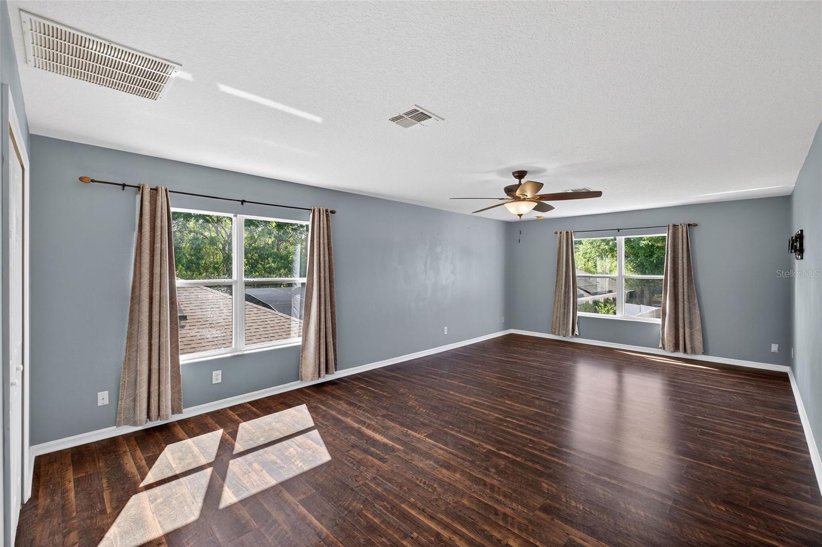 Image 29 of 38 For 1605 Polk Way