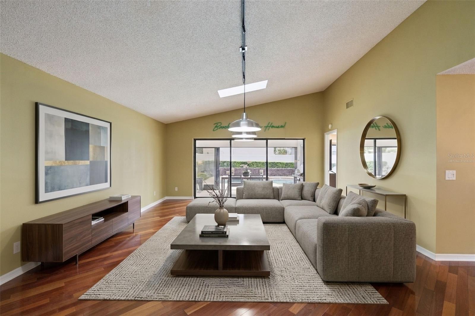 Image 10 of 46 For 250 Cortland Avenue