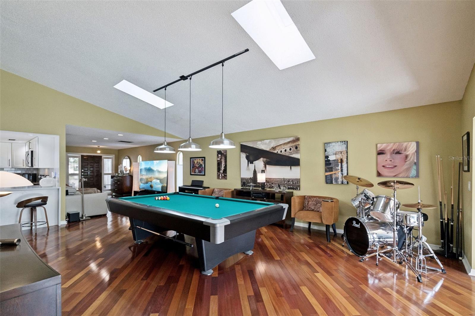 Image 11 of 46 For 250 Cortland Avenue