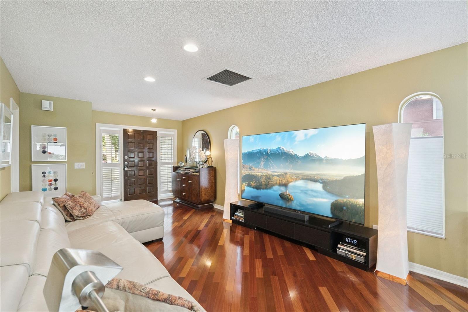 Image 5 of 46 For 250 Cortland Avenue