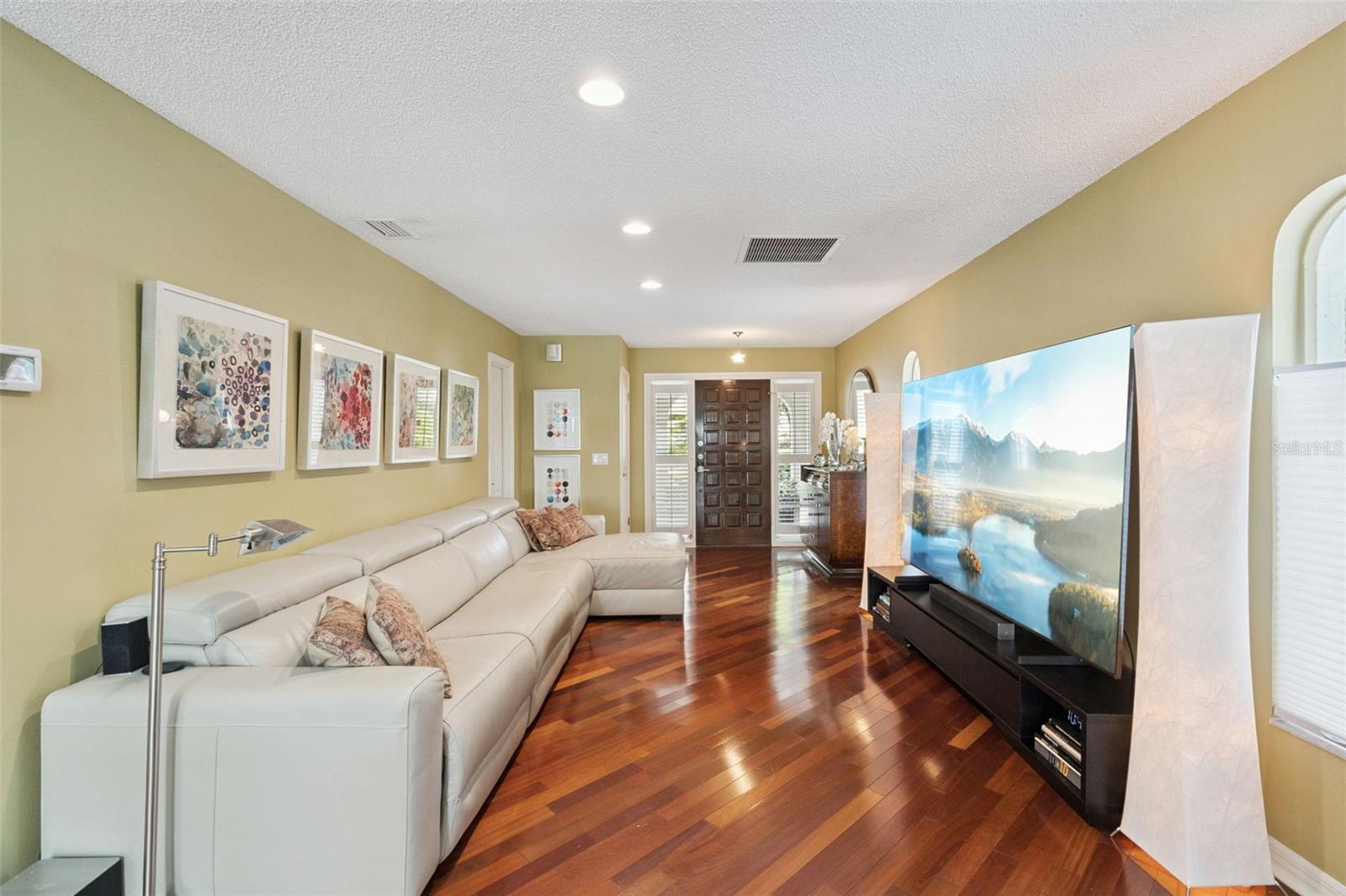 Image 6 of 46 For 250 Cortland Avenue