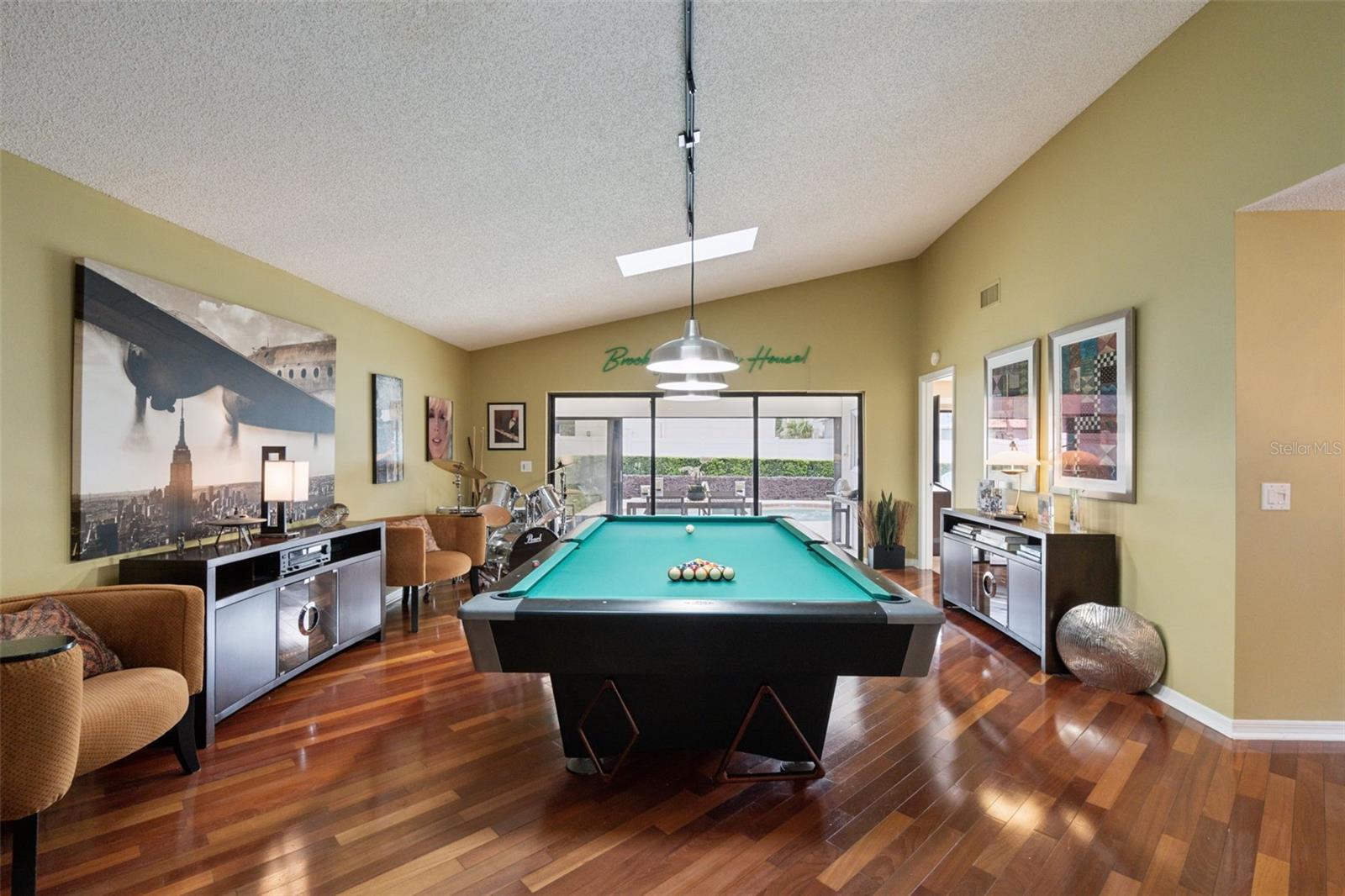 Image 9 of 46 For 250 Cortland Avenue