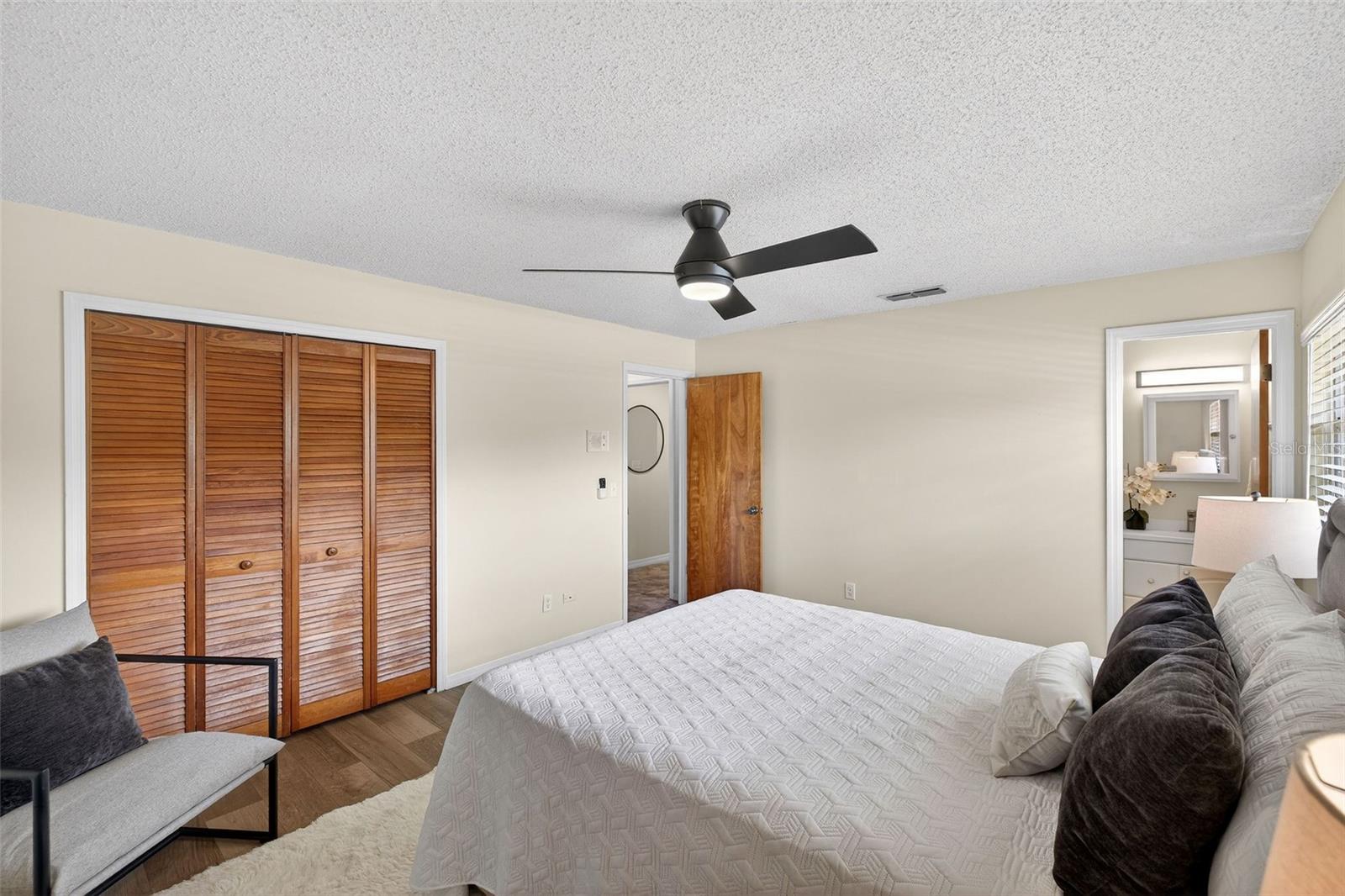 Image 11 of 26 For 1036 Manchester Circle