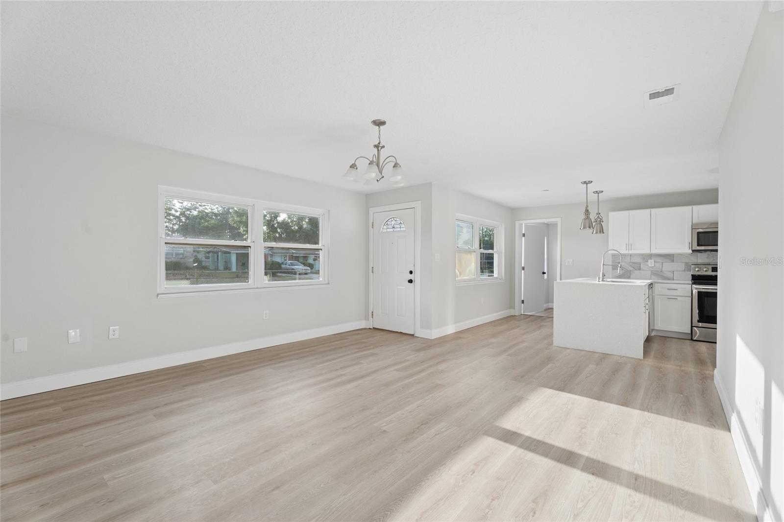 Image 11 of 31 For 2105 9th Street Ne