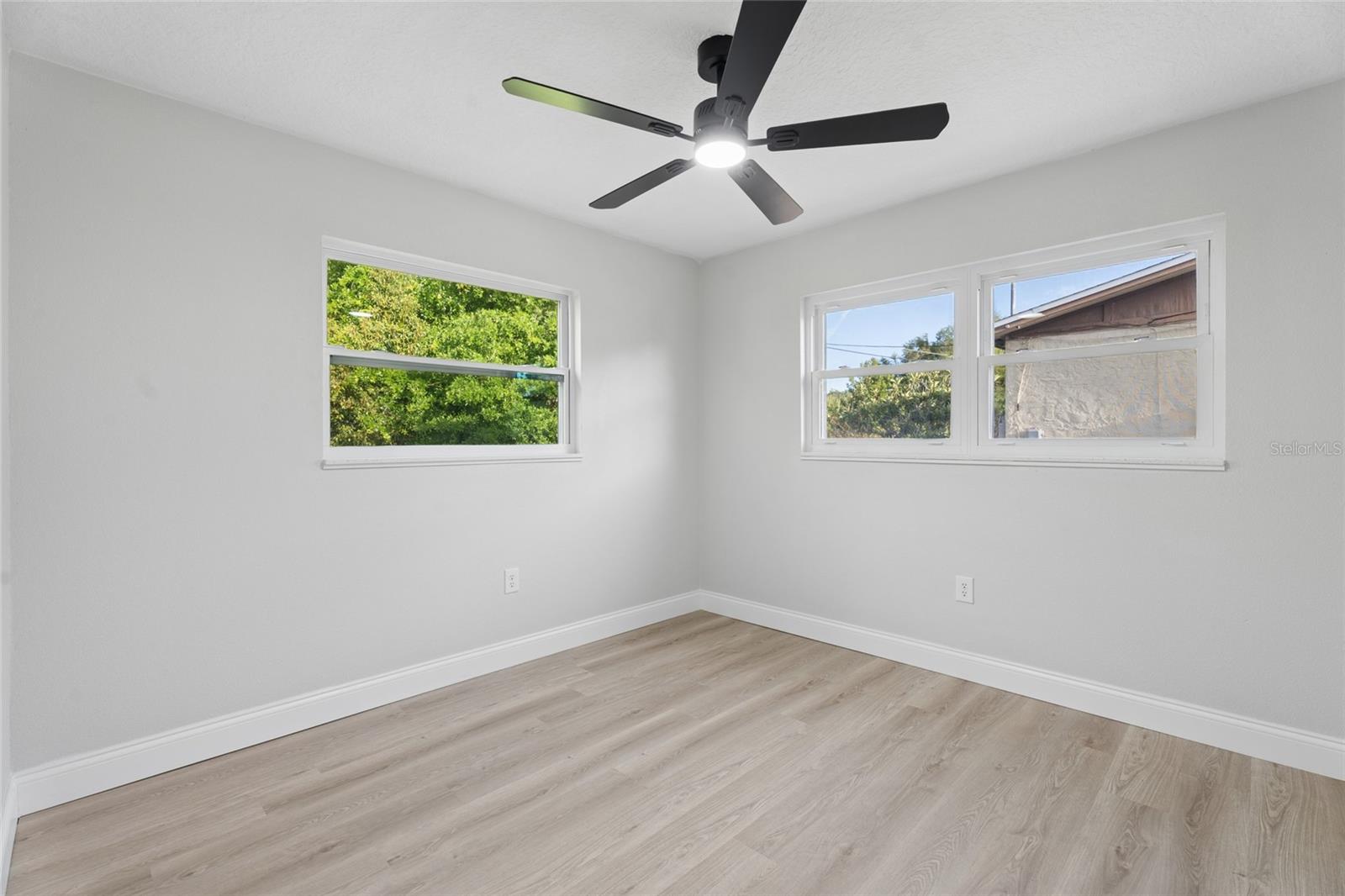 Image 16 of 31 For 2105 9th Street Ne