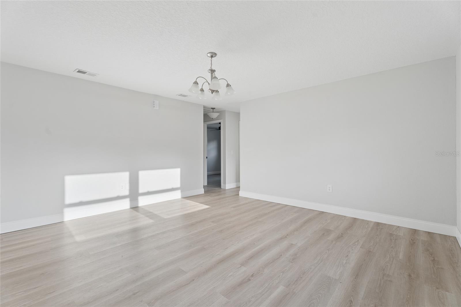 Image 6 of 31 For 2105 9th Street Ne