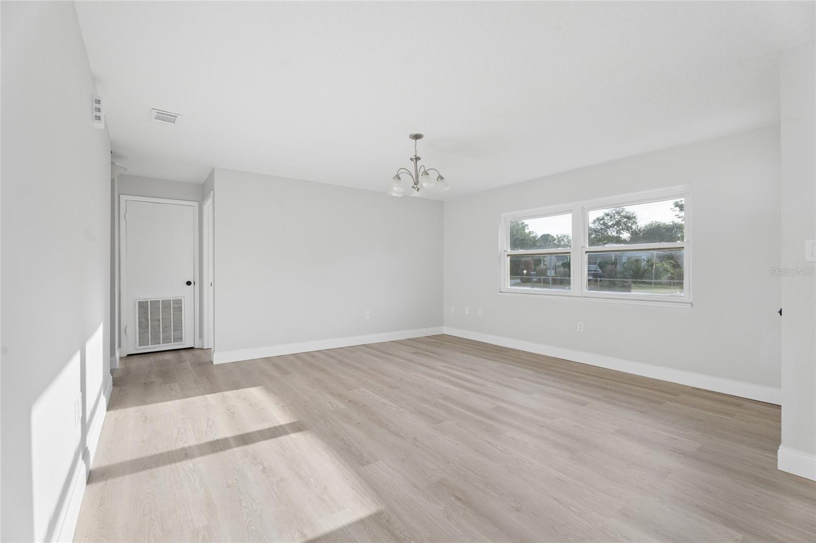 Image 7 of 31 For 2105 9th Street Ne