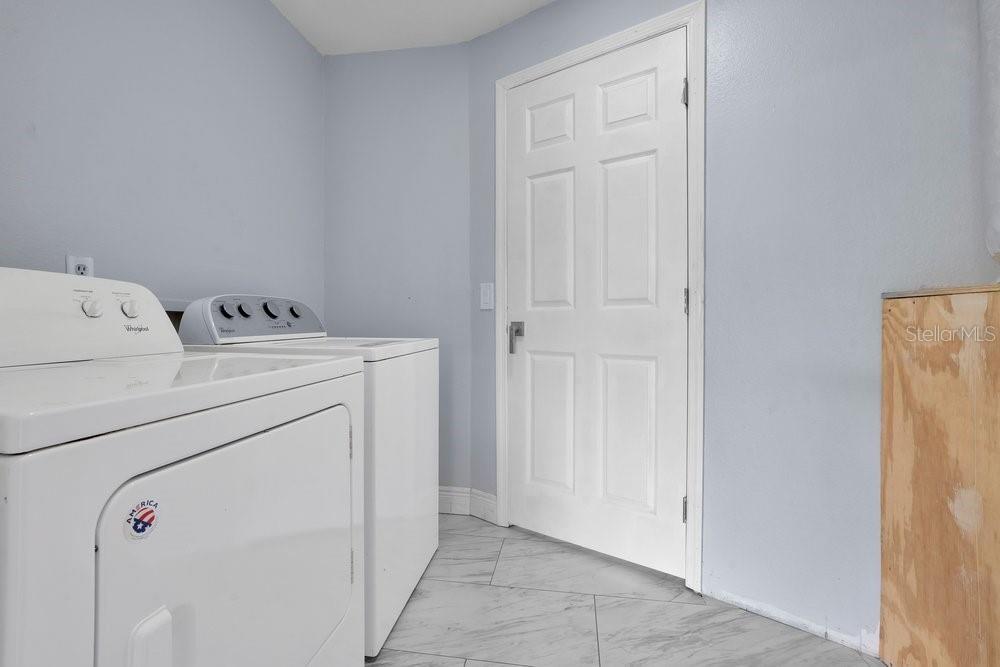 Image 27 of 36 For 3575 Lark Lane