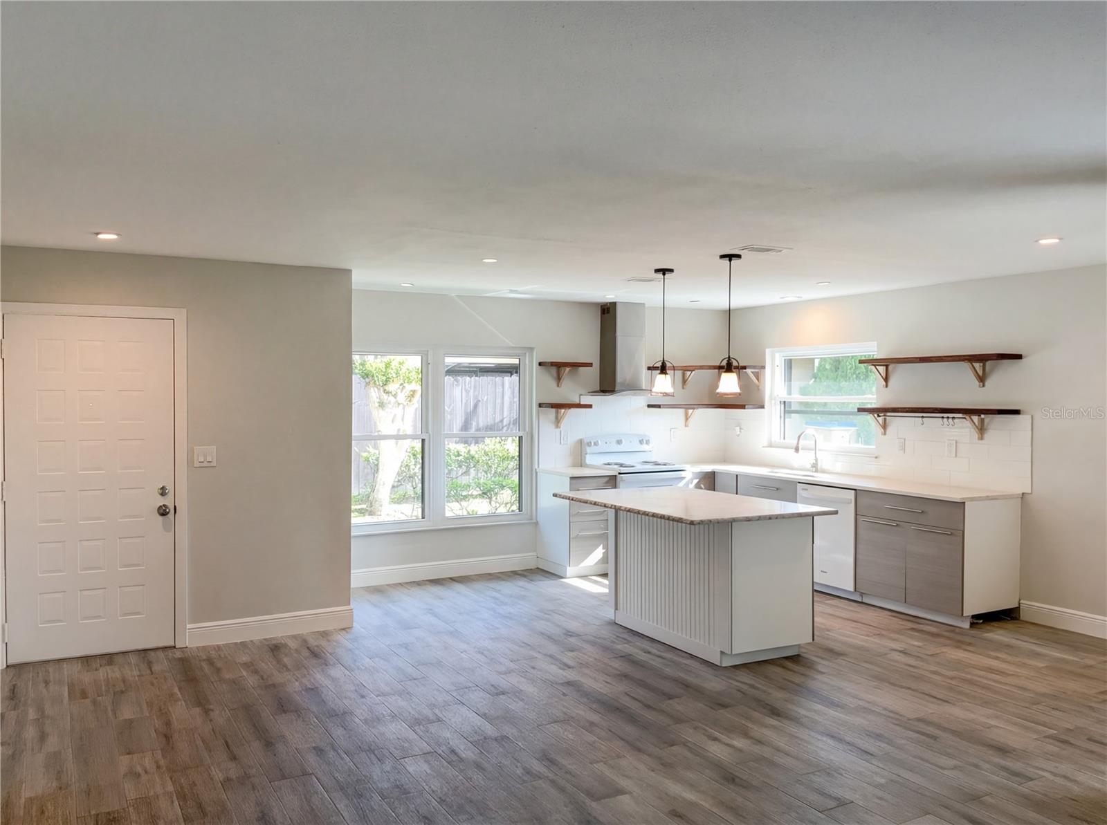 Image 7 of 24 For 444 Hunter Circle