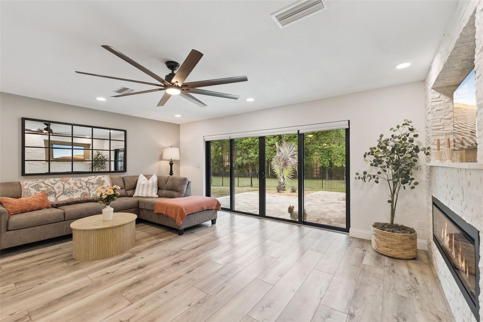 Image 23 of 43 For 1908 Poppy Lane