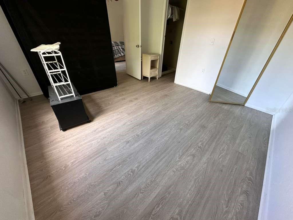 Image 2 of 2 For 5283 Images Circle 304