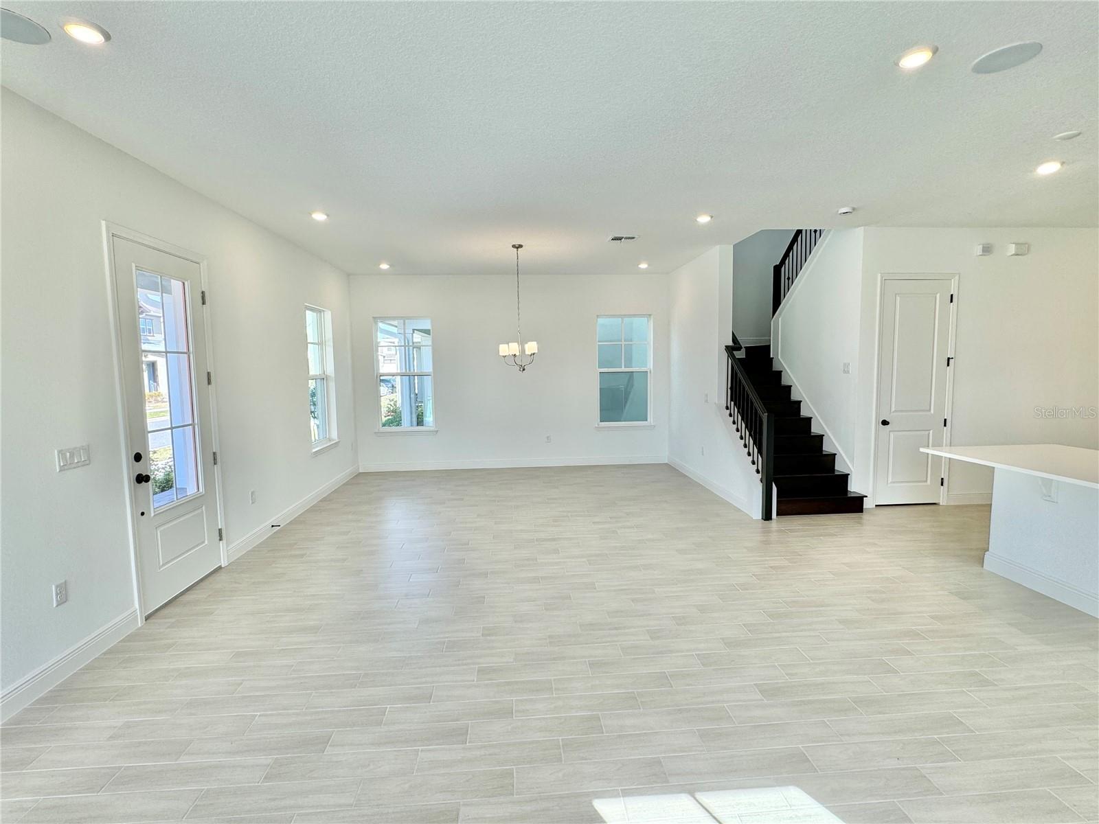 Image 14 of 72 For 9726 Neruda Street