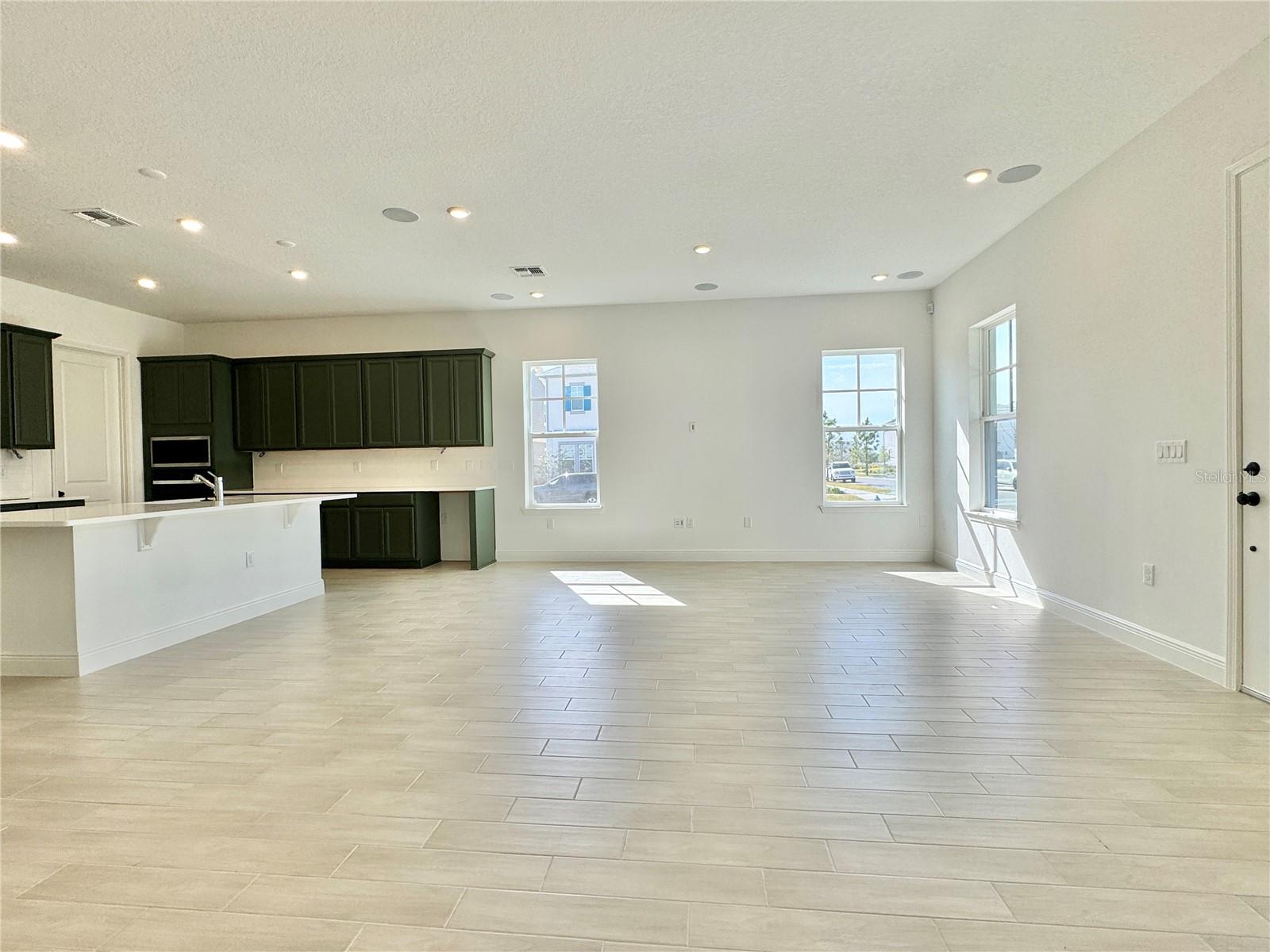 Image 15 of 72 For 9726 Neruda Street