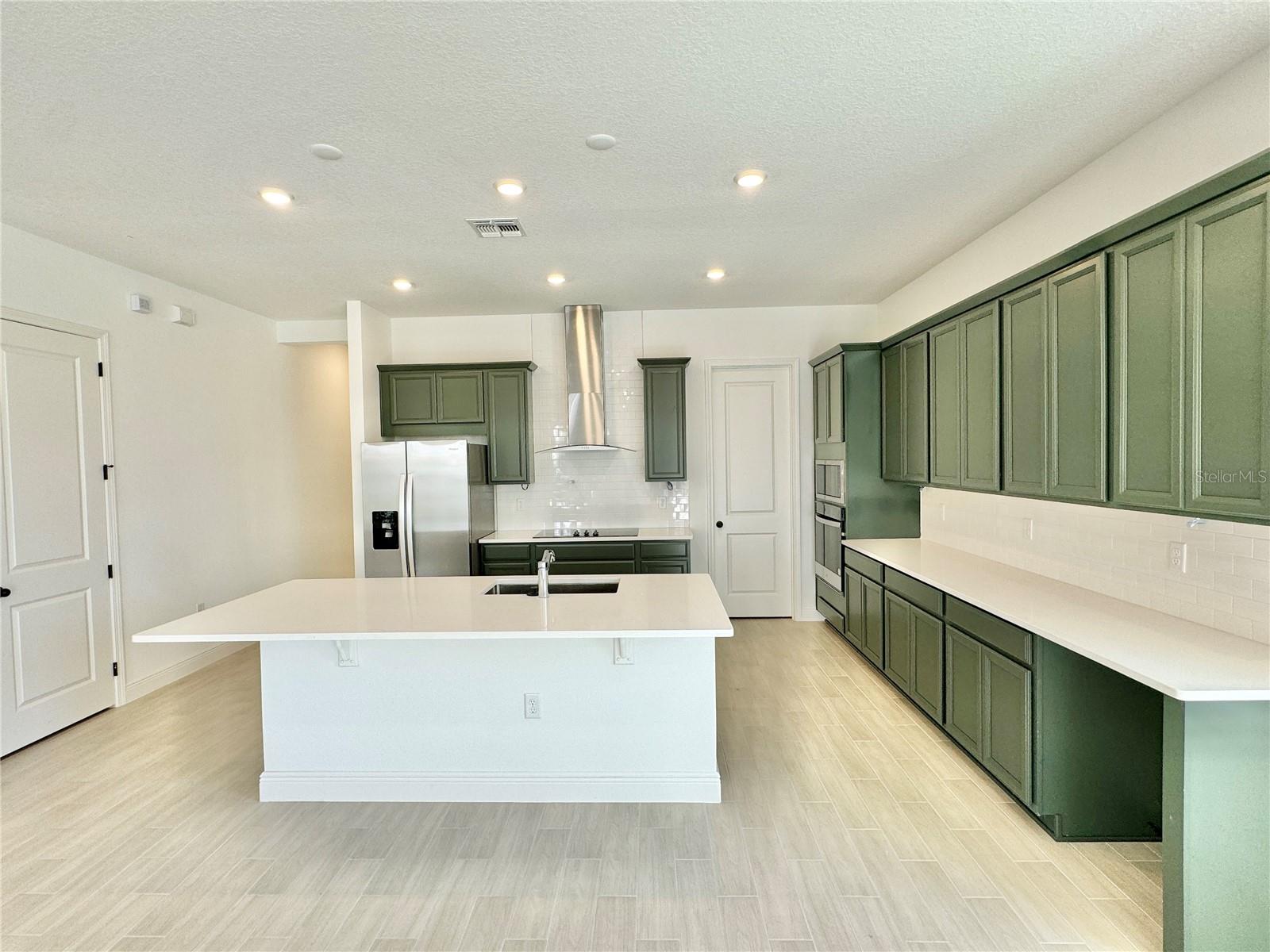 Image 16 of 72 For 9726 Neruda Street