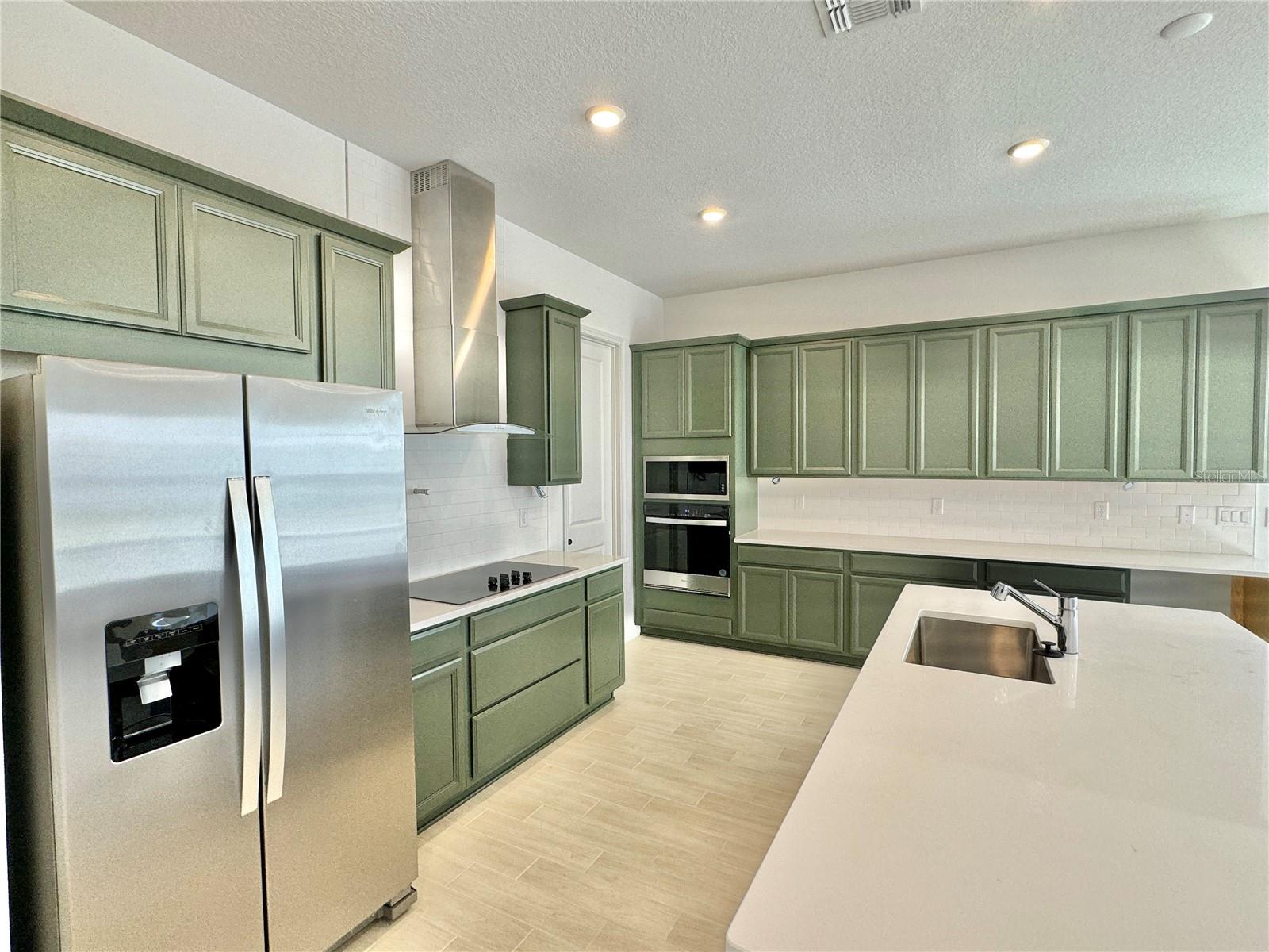 Image 18 of 72 For 9726 Neruda Street