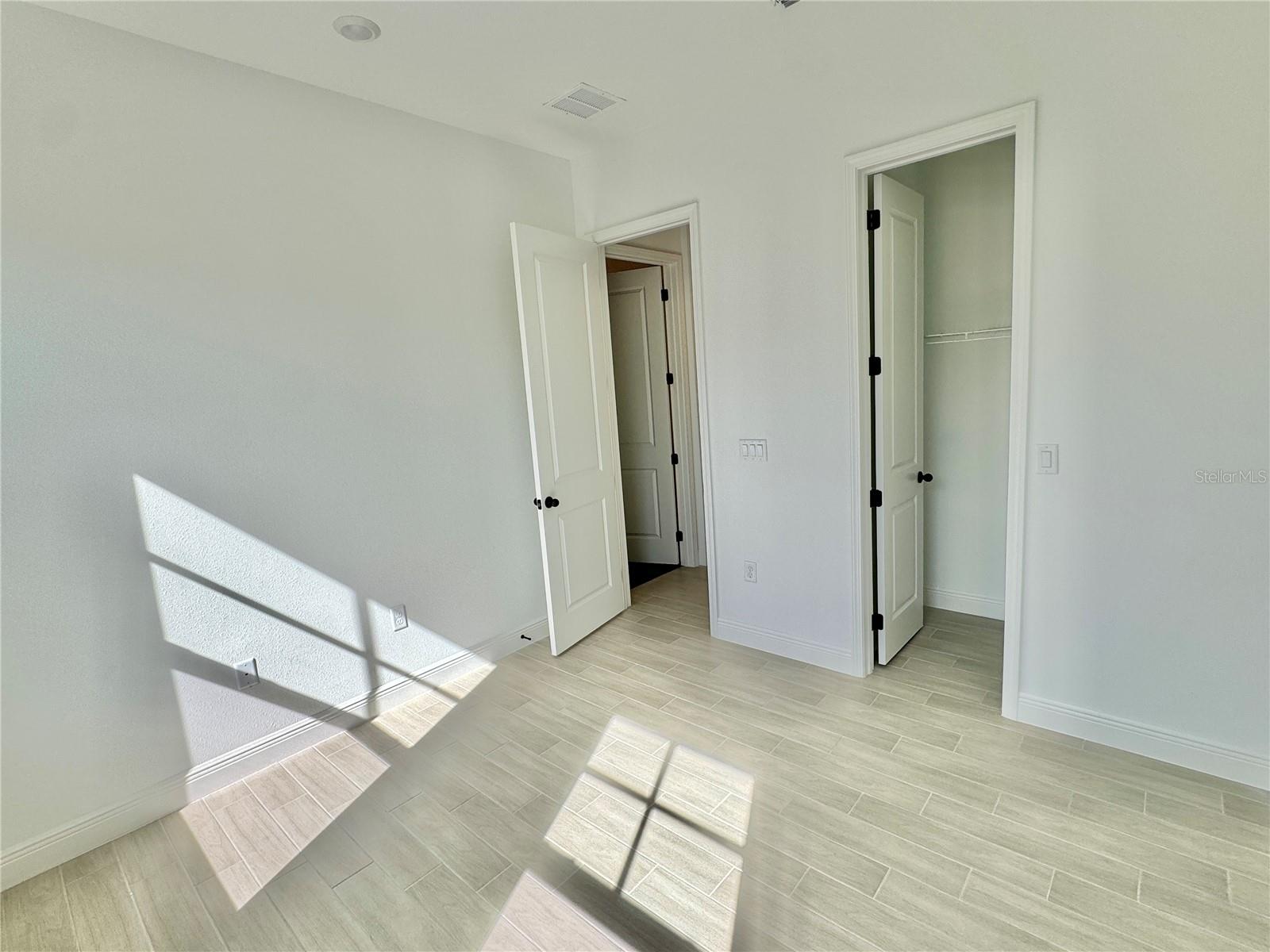 Image 22 of 72 For 9726 Neruda Street