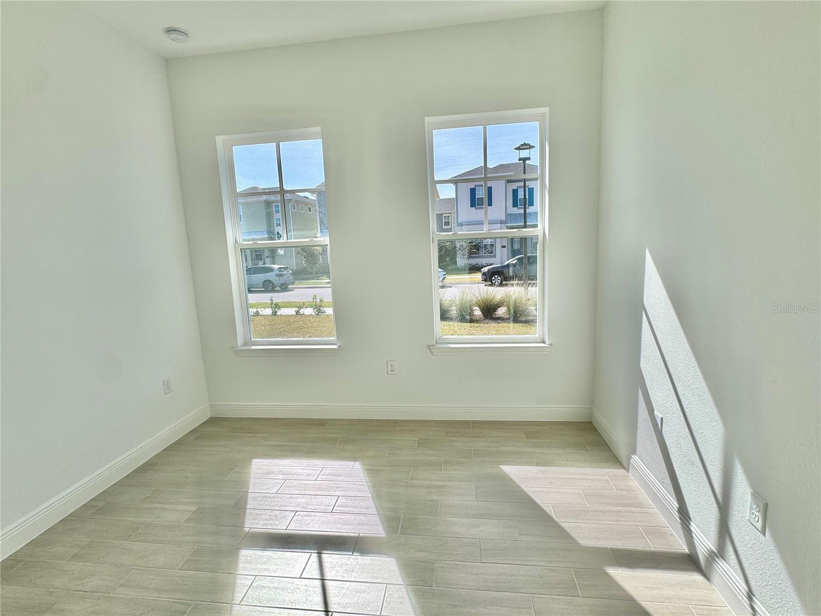 Image 24 of 72 For 9726 Neruda Street